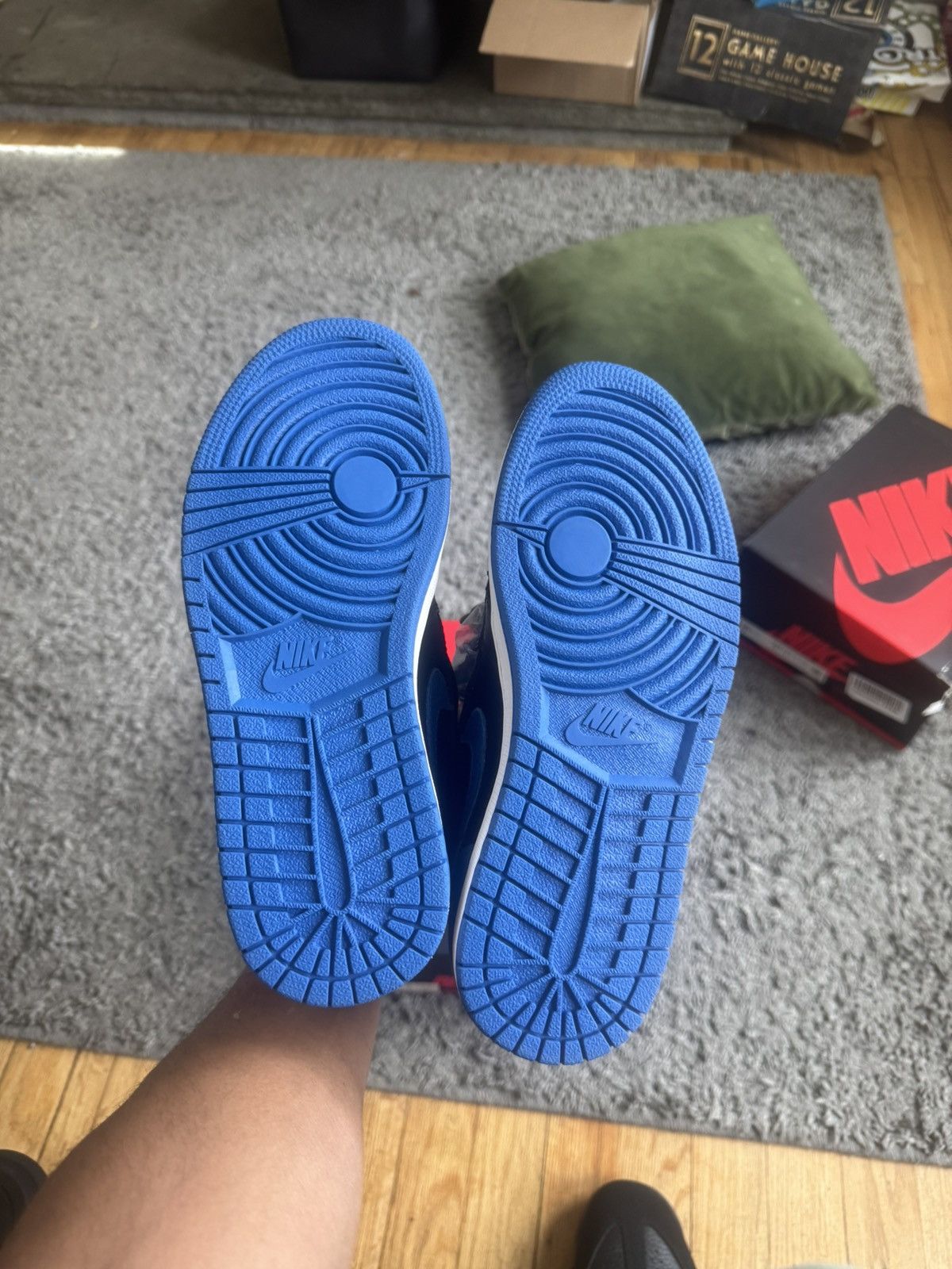 Jordan Brand Air jordan 1 royal 2017 release Size US 7 / EU 40 - 5 Thumbnail