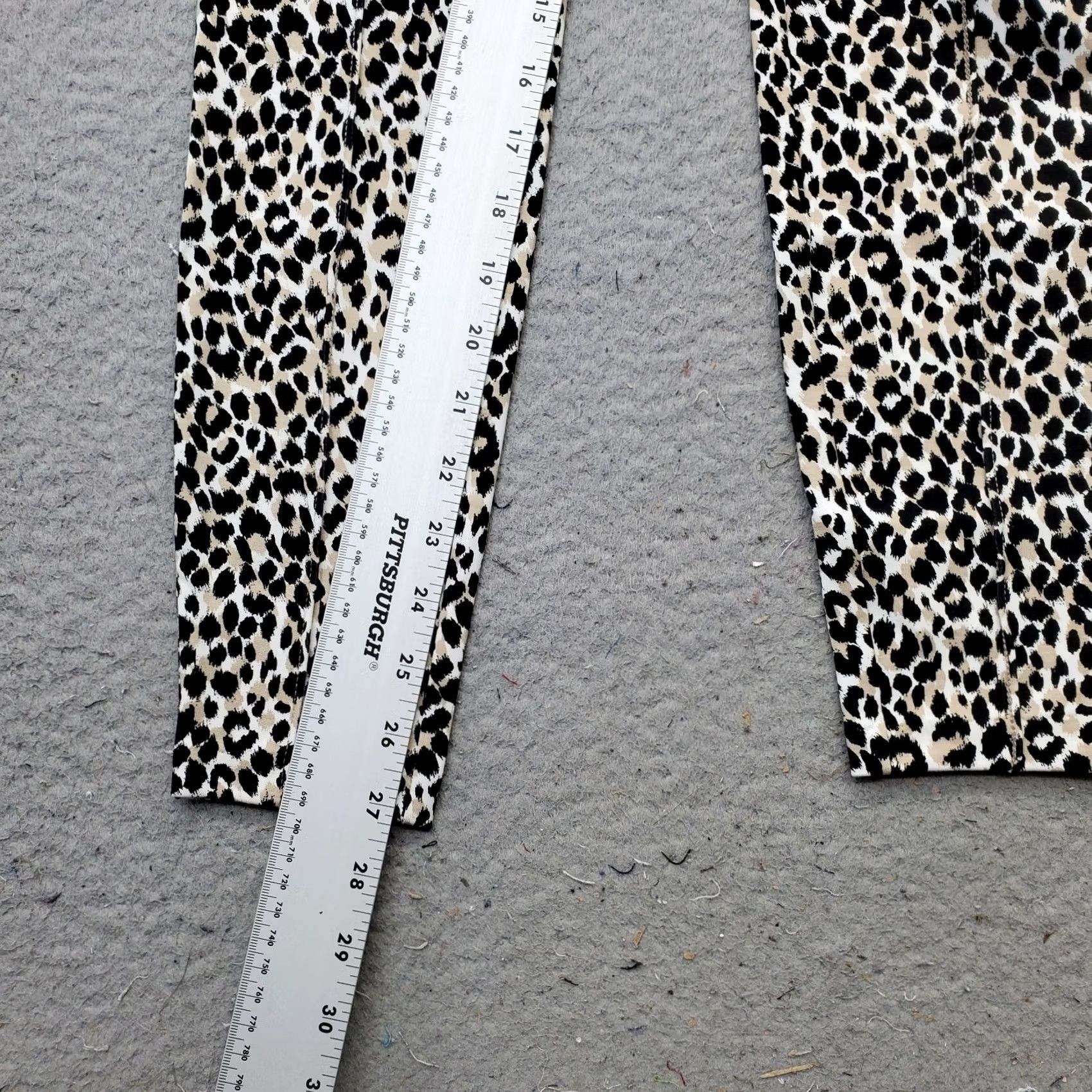 Old Navy Old Navy Stevie Leggings Women Small Multi Leopard Print Rayon Stretch High Rise Size 28" / US 6 / IT 42 - 4 Thumbnail