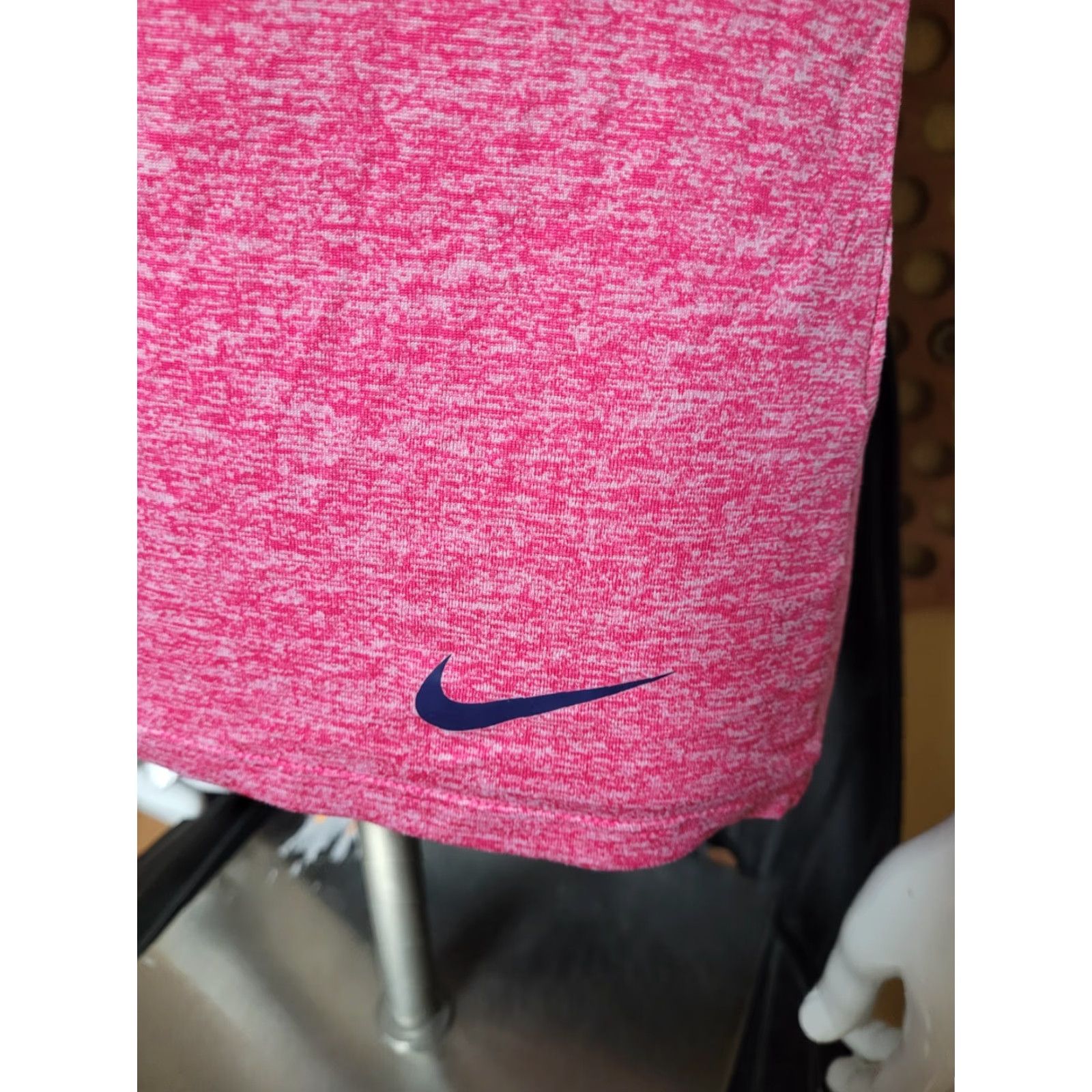Nike Womens Nike T-Shirt XS El Chapulin Grasshopper Mexican Restaurant Red Round Neck Short Sleeve Dri-Fit Size XS / US 0-2 / IT 36-38 - 3 Thumbnail