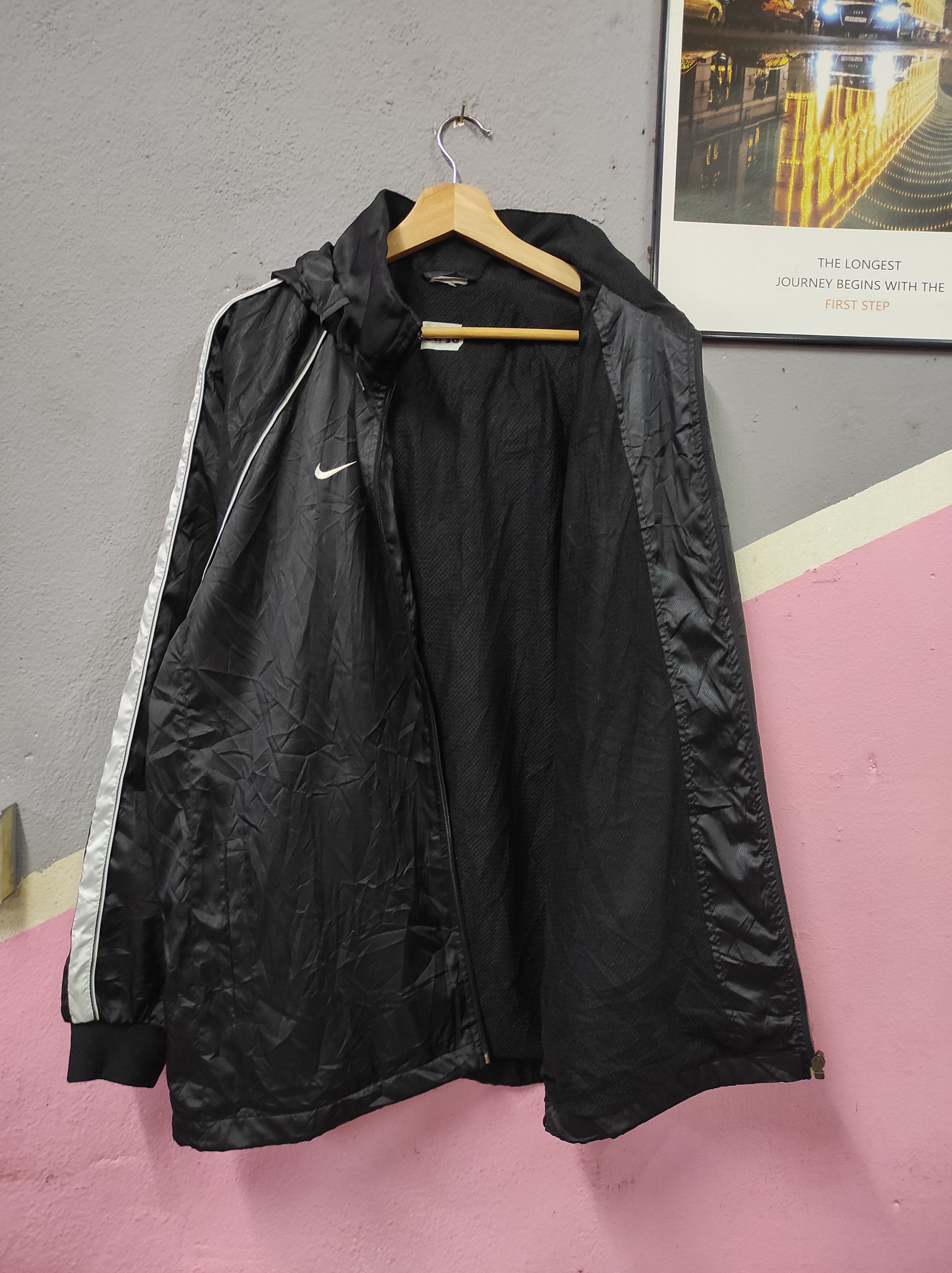 Nike NIKE VTG NYLON JACKET HOODED Size US XL / EU 56 / 4 - 2 Thumbnail