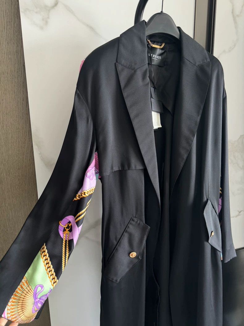Versace Versace Trench coat with shoulder pads and sleeves Size S / US 4 / IT 40 - 5 Thumbnail