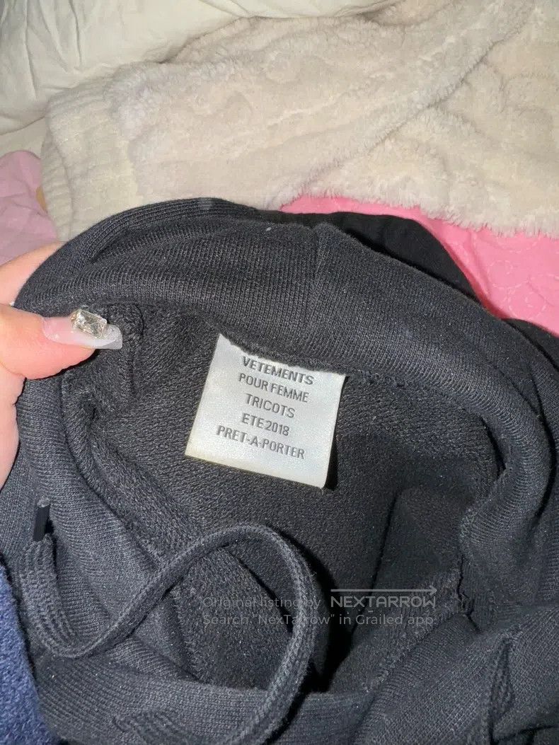 Vetements Vetements Off-Shoulder Cut-Out Hoodie Size US M / EU 48-50 / 2 - 5 Thumbnail