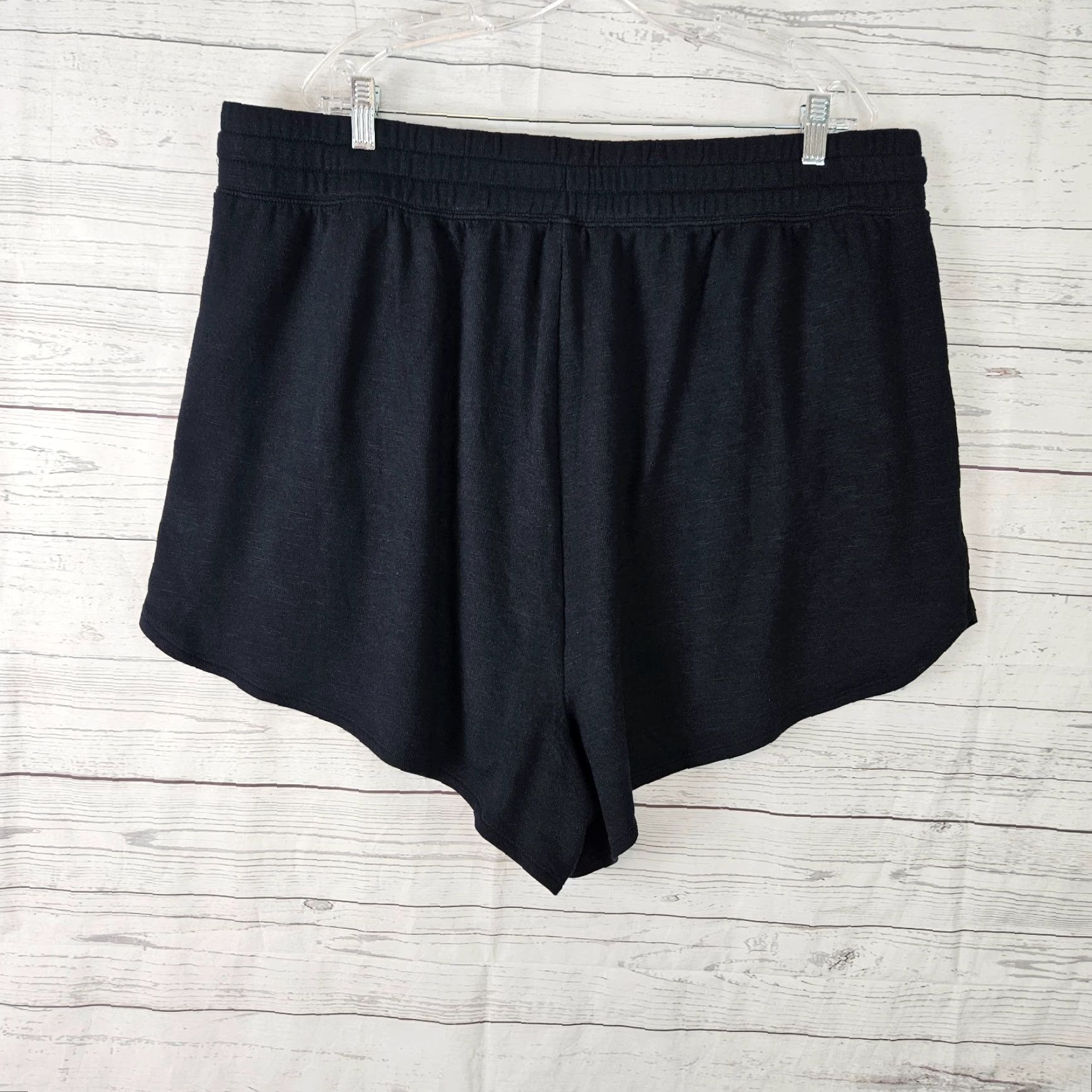 Fabletics Fabletics Gracelyn Sweatshorts Sweat Shorts Black 2X Pockets Drawstring Womens Plus Short Size ONE SIZE - 2 Thumbnail