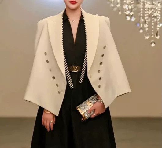Louis Vuitton Louis Vuitton Double-Breasted Cape Size S / US 4 / IT 40 - 1 Thumbnail