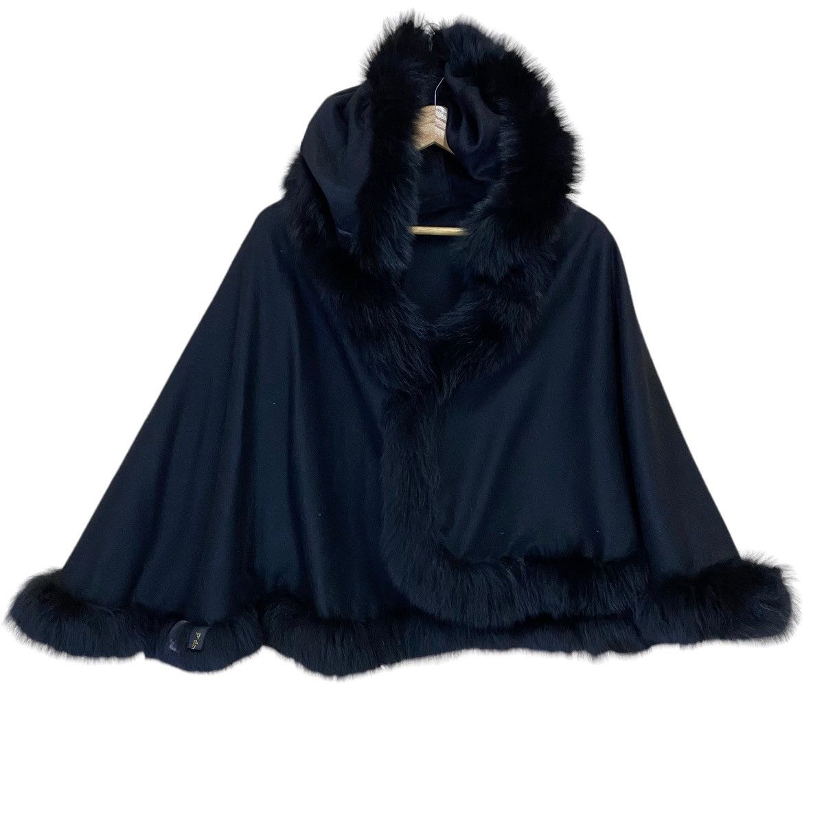 Japanese Brand RACOON FUR PONCHO Size US M / EU 48-50 / 2 - 1 Thumbnail