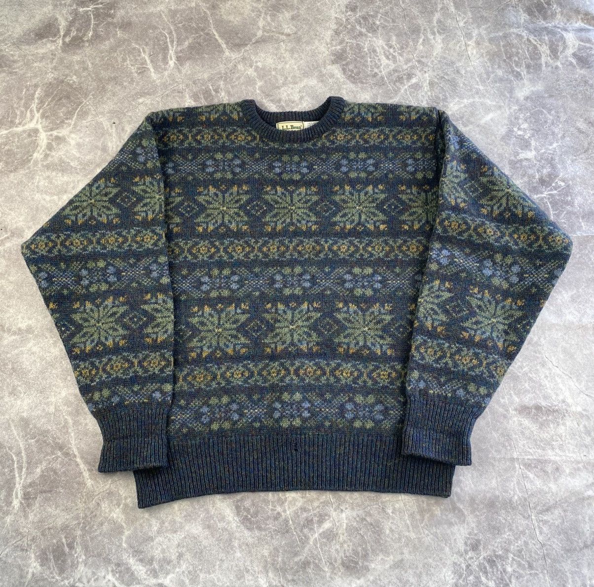 L.L. Bean L.L.Bean Fair Isle Shetland 100% Wool Sweater Size: L Size US L / EU 52-54 / 3 - 1 Thumbnail