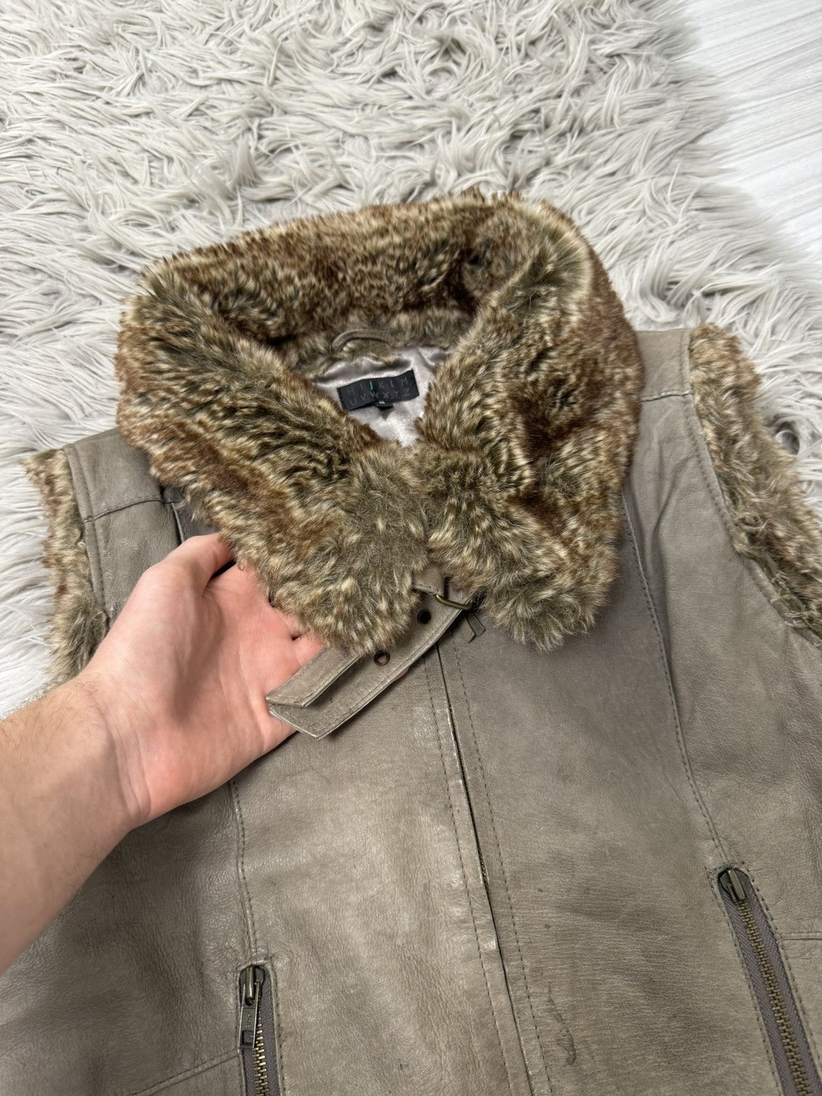 Japanese Brand × Vintage Vintage Leather Fur Bondage Vest Size L / US 10 / IT 46 - 12 Thumbnail
