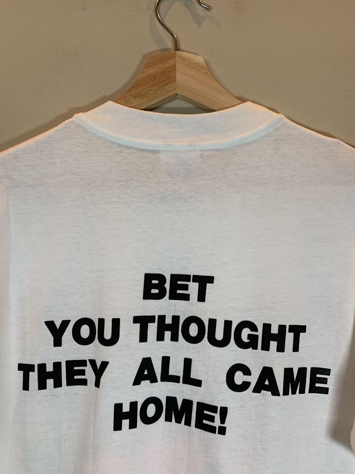 Vintage *RARE* Vintage 1990 God Has Not Forsaken POW Vietnam T-Shirt Size US M / EU 48-50 / 2 - 4 Thumbnail