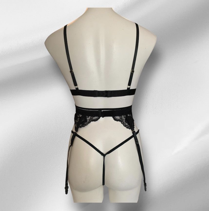Designer NWOT 3 Piece Lingerie Set Black Lace Small Size S / US 4 / IT 40 - 8 Thumbnail