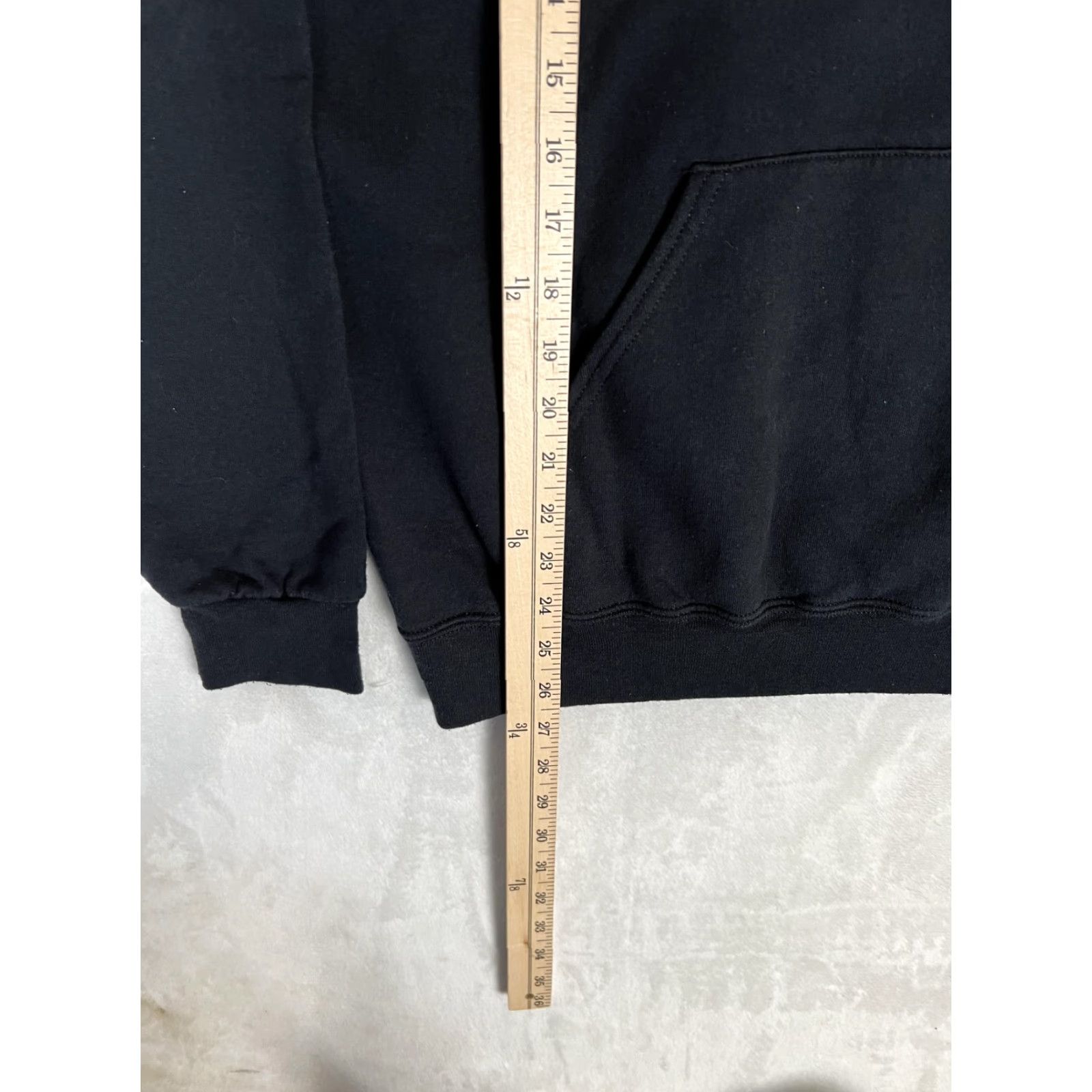 Disney Disney Cruella Hoodie L Black Pullover Graphic Print Fleece Crew Neck Unisex Adults Long Sleeve Pockets Movie Size US L / EU 52-54 / 3 - 3 Thumbnail