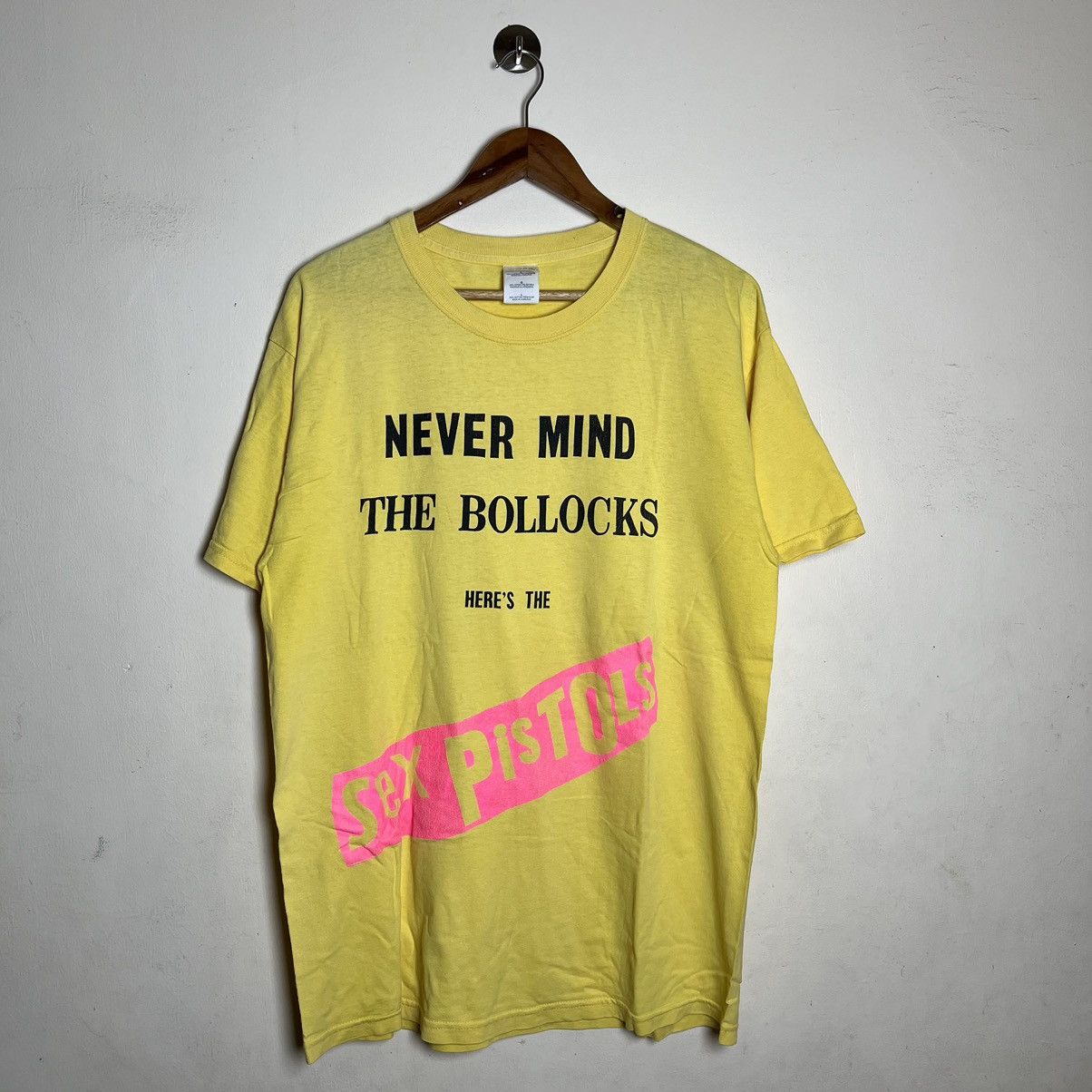 Band Tees 2003 The Sex Pistols "Never Mind The Bollocks" Shirt Size US L / EU 52-54 / 3 - 1 Thumbnail