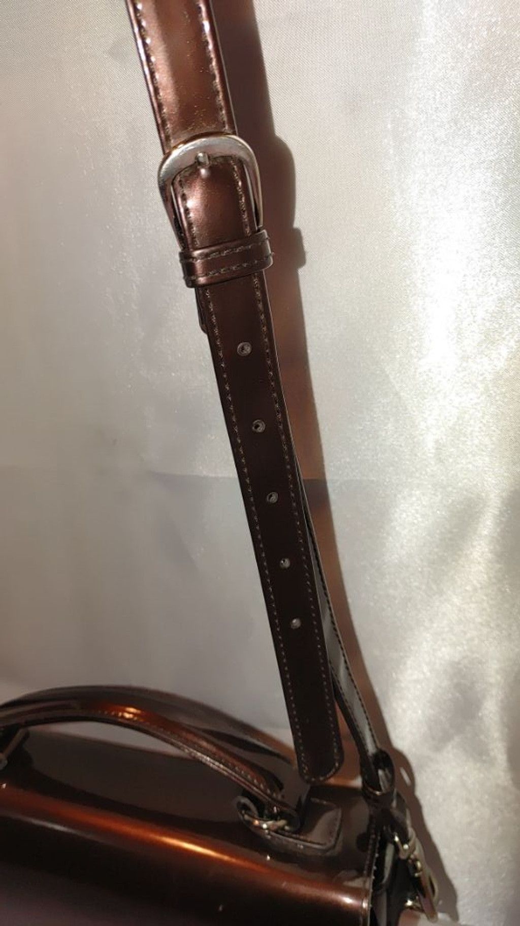 Being Hunted Beijo Metallic Purple Patent Leather Crossbody w. Built Size ONE SIZE - 4 Thumbnail