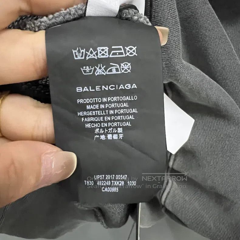 Balenciaga Balenciaga Distressed Poster Pattern Hoodie Size US S / EU 44-46 / 1 - 4 Thumbnail
