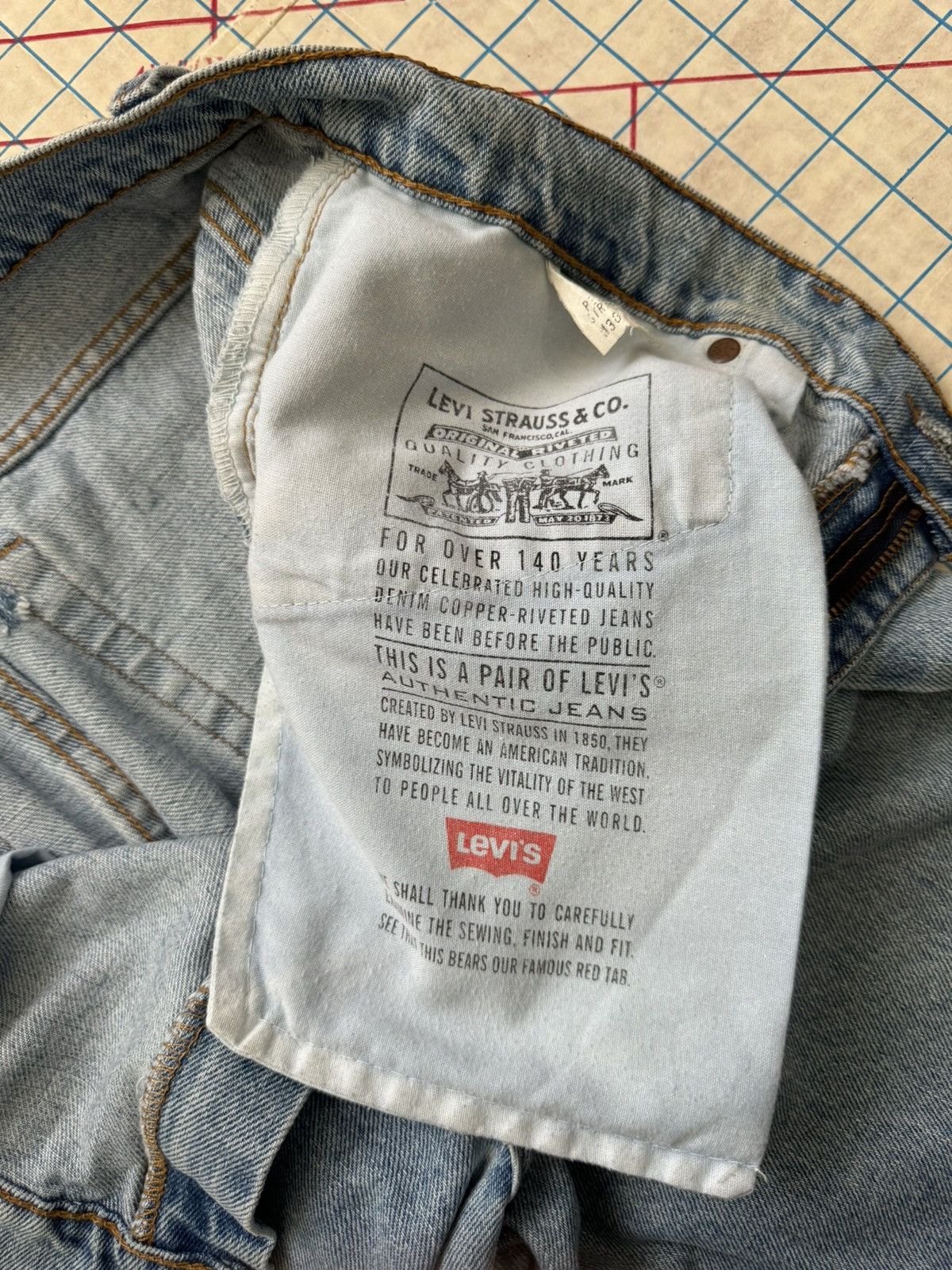 Levi's × Levi's Vintage Clothing × Vintage Levi’s 505 Light Stonewash Vintage Jeans Fits 36 Regular Fit Size US 36 / EU 52 - 9 Thumbnail