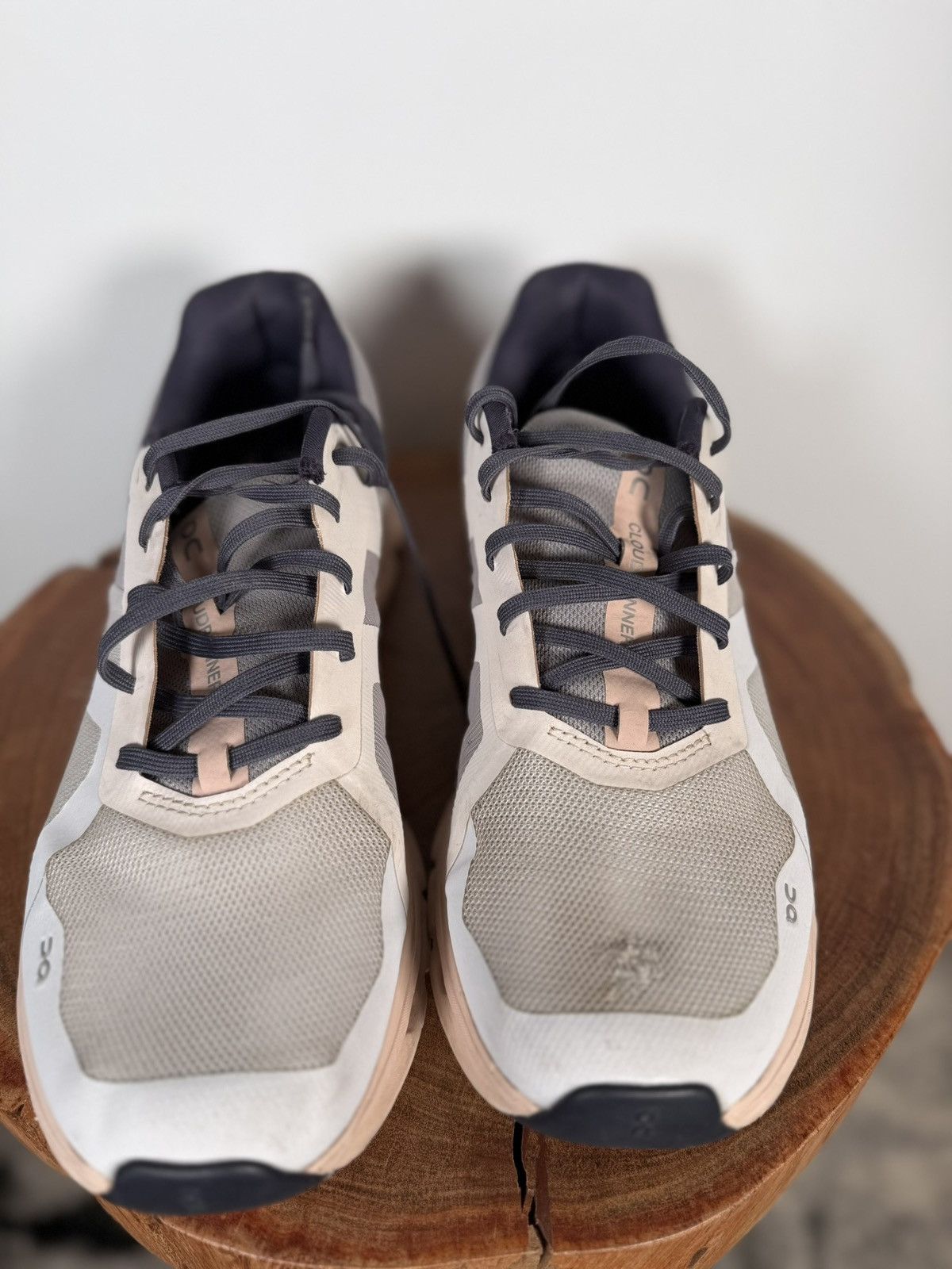 On ON Womens Cloudrunner Frost Fade Running Shoes Size US 10.5 / IT 40.5 - 4 Thumbnail