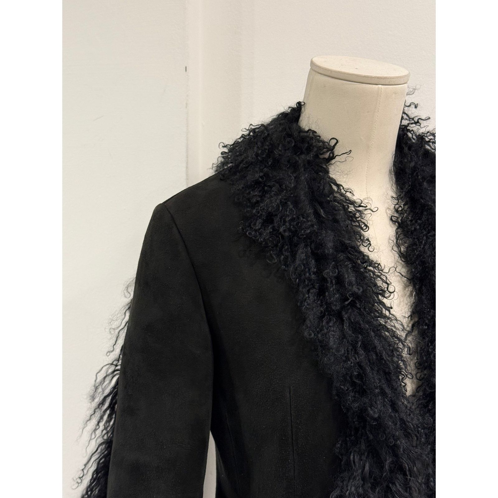 Gucci AW1999 Gucci by Tom Ford Runway mongolian fur leather jacket Size S / US 4 / IT 40 - 6 Thumbnail