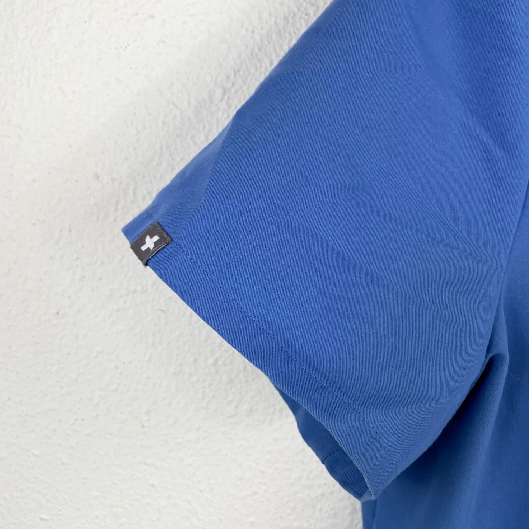 Vintage FIGS Technical Collection Blue Scrub Top Womens Size S Double Pocket Shirt Womens Blue Scrub Top Size S / US 4 / IT 40 - 7 Thumbnail