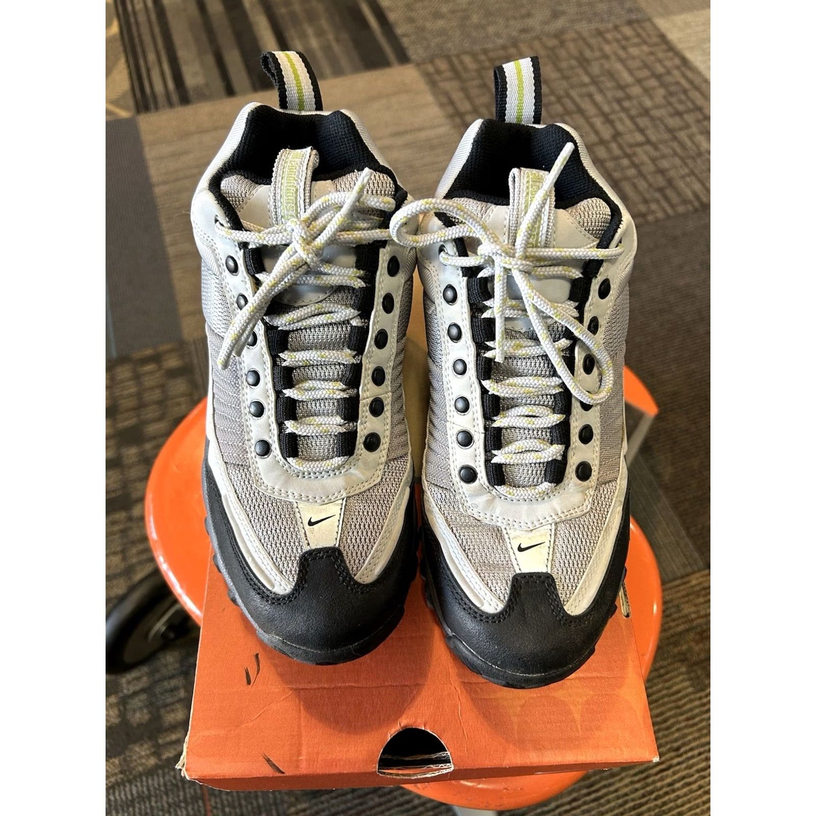 Nike VINTAGE Nike ACG WMNS Air Trio Mid Shoes Women’s 7 Medium Grey/Pear Neut 2001 Nike Air WMNS Shoes/Boots Women Size US 5 / IT 35 - 4 Thumbnail