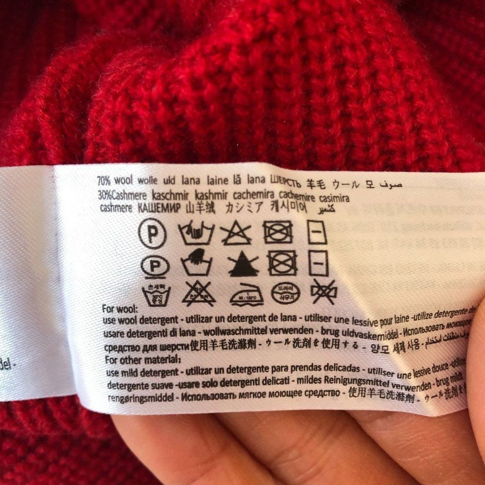 Suitsupply Wool-Cashmere Red Crew Neck Sweater from Suitsupply Size L / US 10 / IT 46 - 5 Thumbnail