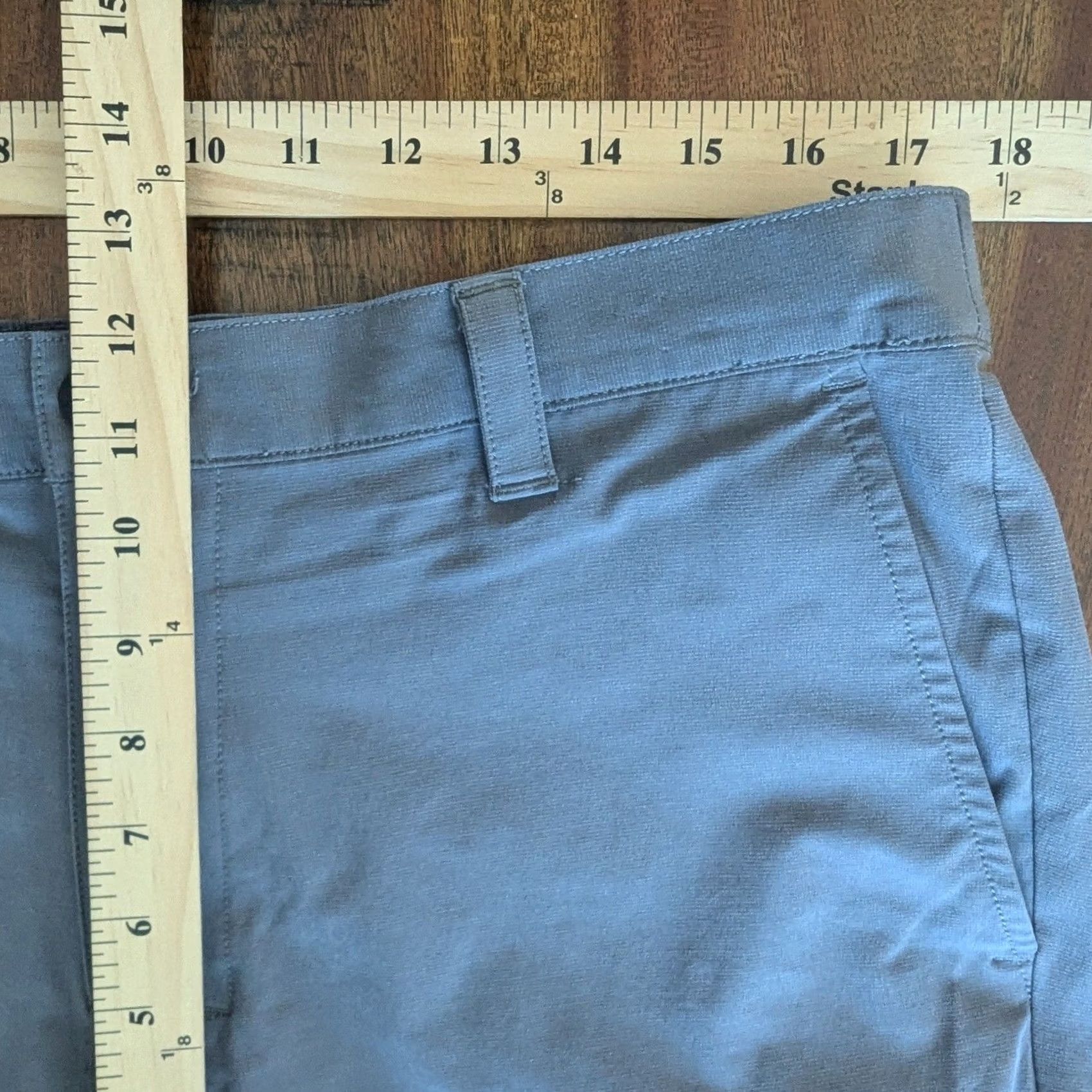 Banana Republic Banana Republic Core Temp Shorts Gray Mens 36 Chino Flat Front Zip Pocket Pockets Stretch Lightweight Breathable Athletic Travel Casual Modern Size US 36 / EU 52 - 7 Thumbnail