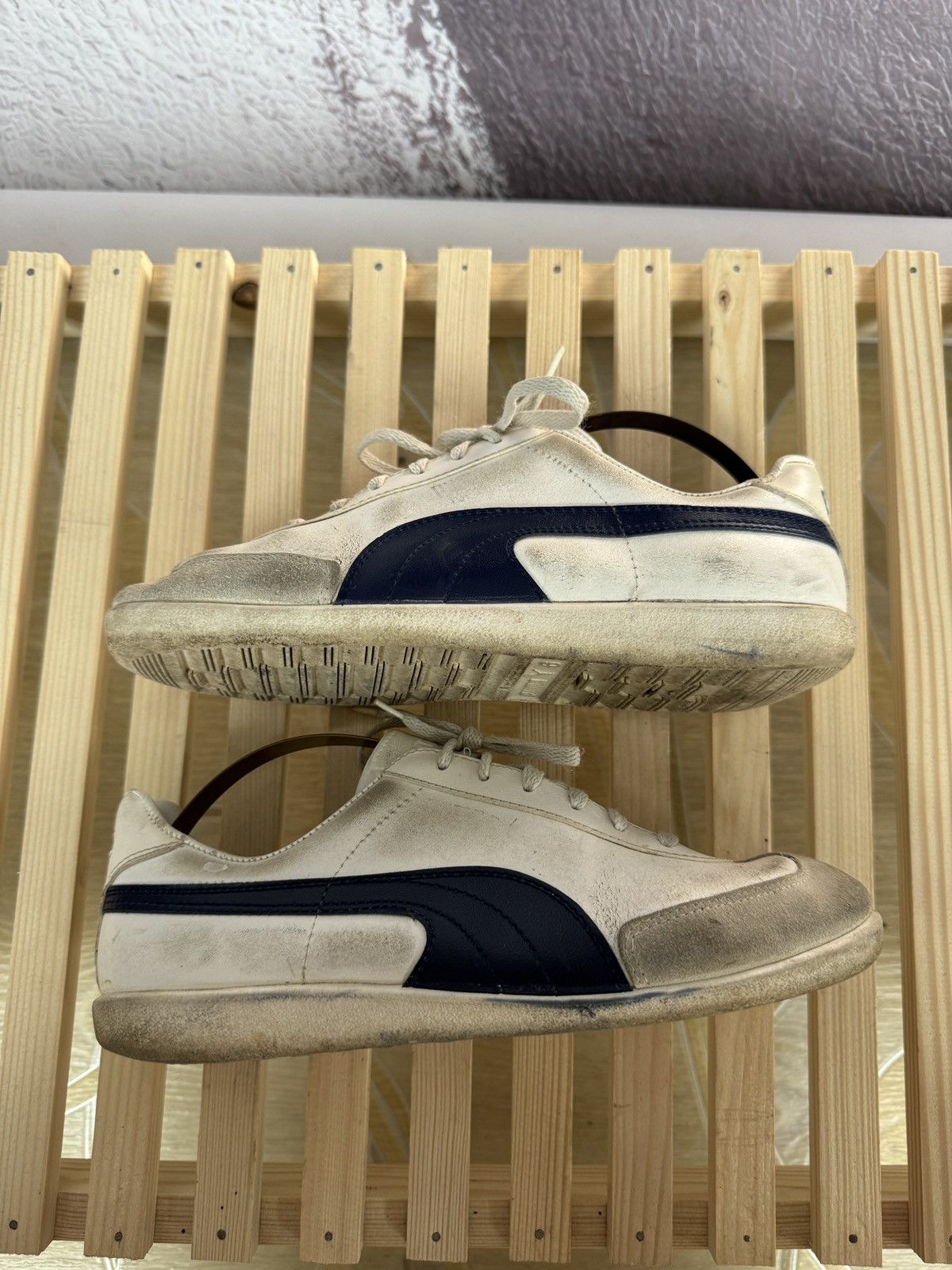 Puma Puma Top Winner sz 6 vintage white leather low top sneakers Size US 7 / EU 40 - 5 Thumbnail