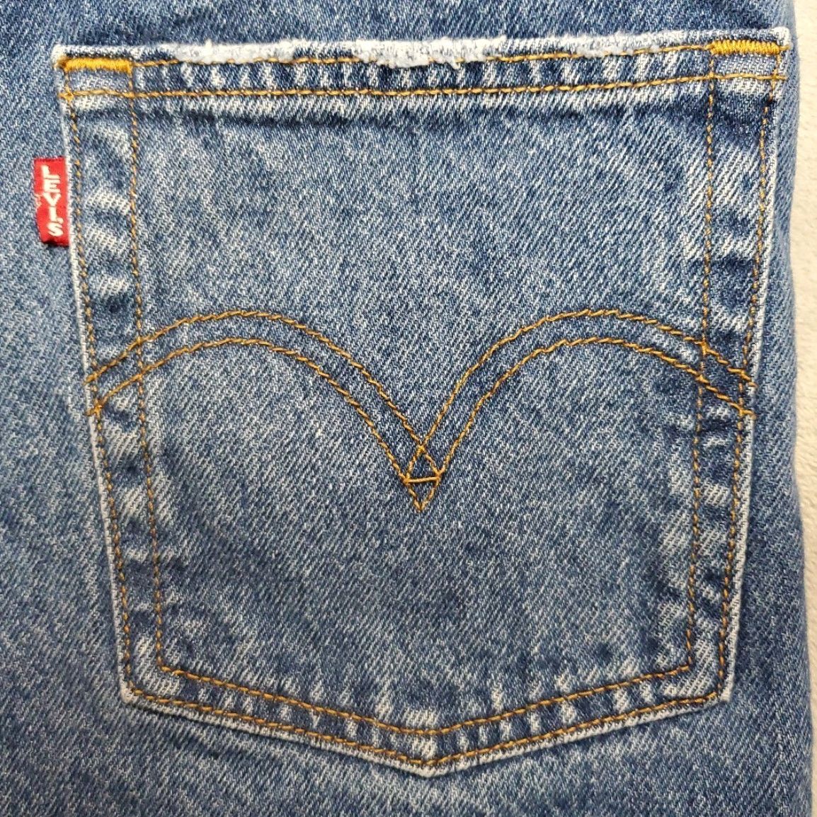 Denime VINTAGE Levis Premium Jeans Womens 26 Blue Denim Wedgie Straight Leg Button Fly Pants Size 26" / US 2 / IT 38 - 7 Thumbnail