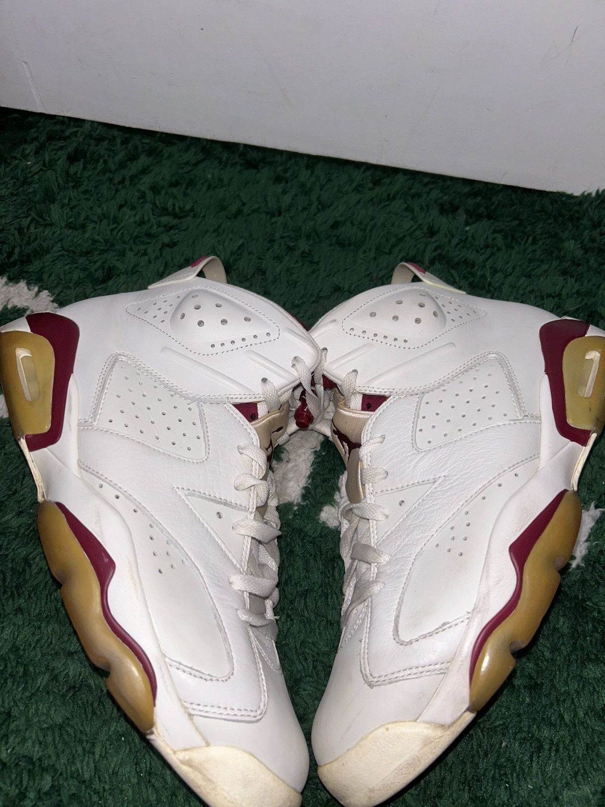 Jordan Brand Size 11 - Air Jordan 6 Retro 2015 Maroon Preowned With Box Size US 11 / EU 44 - 2 Thumbnail