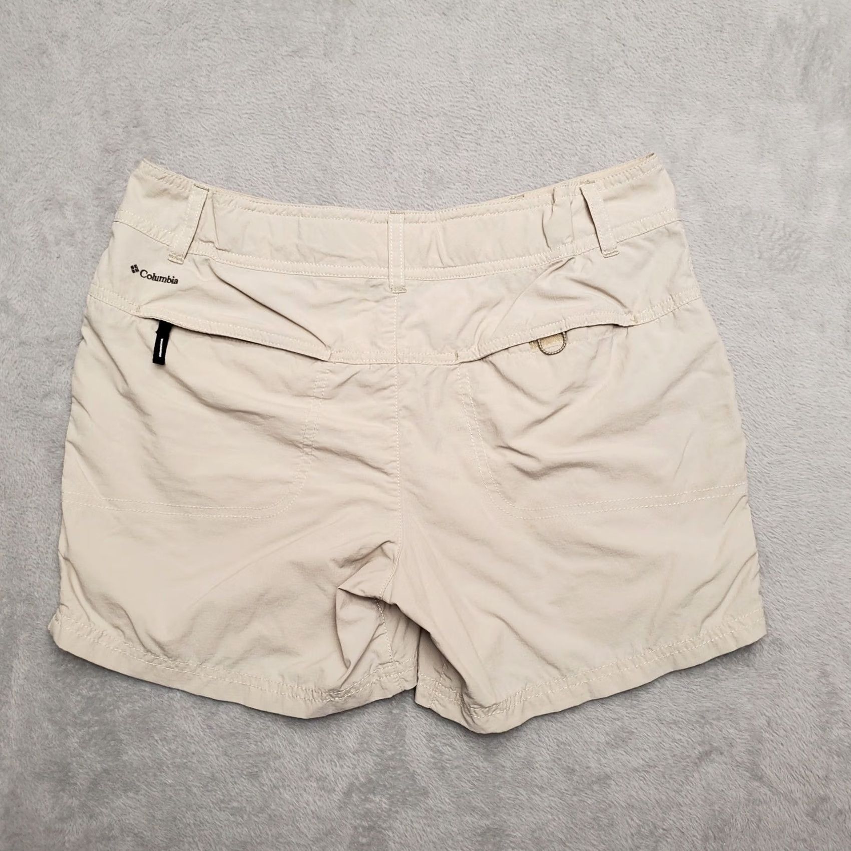 Vintage Columbia Shorts Womens 31 Beige Omni Shade Nylon Performance Cargo Lightweight Cargo Pocket Belt Loops Plaid Outdoor Hiking Casual Womens 12 Beige Size 34" / US 12 / IT 48 - 4 Thumbnail