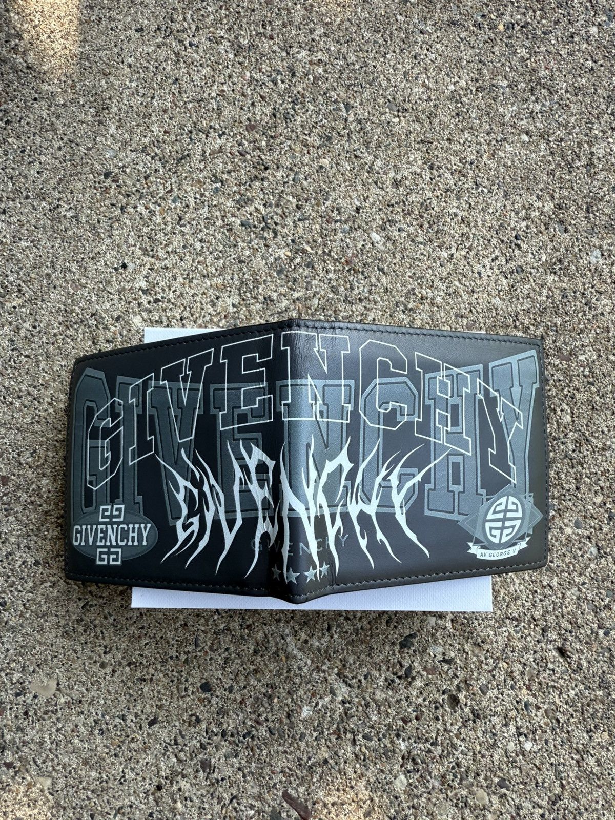Givenchy Multi Metal Logo Dark Grey Wallet Size ONE SIZE - 3 Thumbnail