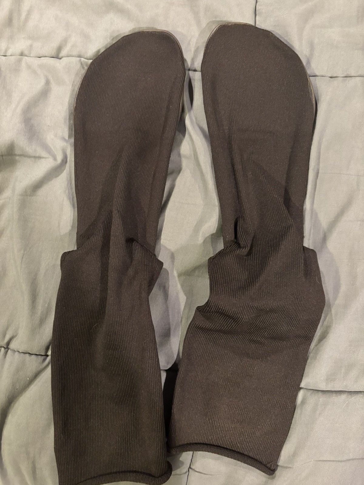 Yeezy Yeezy pods size 3 Size US 12 / EU 45 - 3 Thumbnail