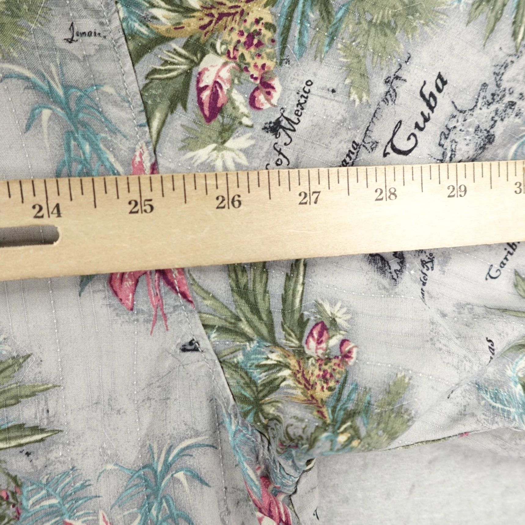 Tommy Bahama VINTAGE Tommy Bahama Shirt Mens 2XL Gray Floral Hawaiian Caribbean Islands Map Aloha Size US XXL / EU 58 / 5 - 6 Thumbnail