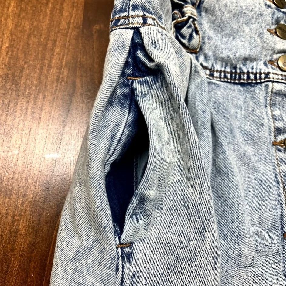Vintage VINTAGE Baccini Acid Wash Pleated Jean Mini Skirt Button Front Bow Detail Size 11/12 90s Womens Size 32" / US 10 / IT 46 - 3 Thumbnail