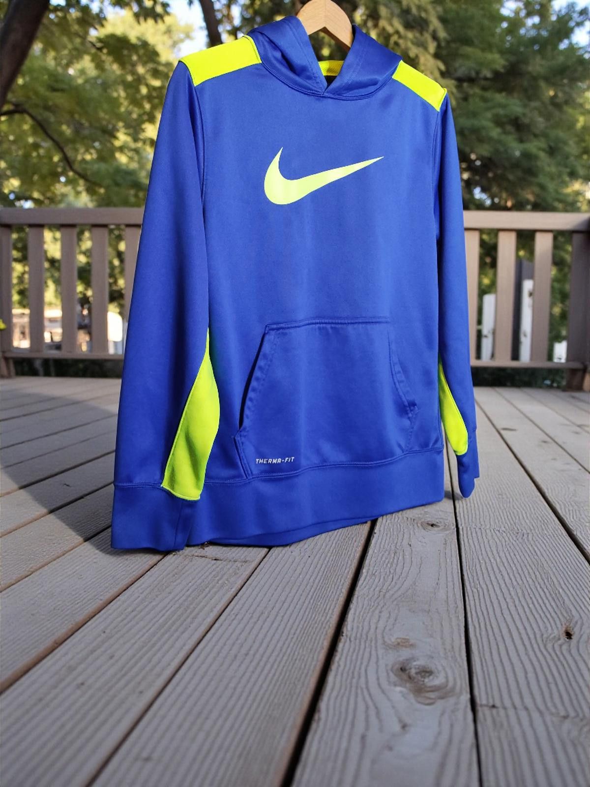 Nike Nike Boys' Large Blue and Neon Green Hoodie Size US L / EU 52-54 / 3 - 4 Thumbnail