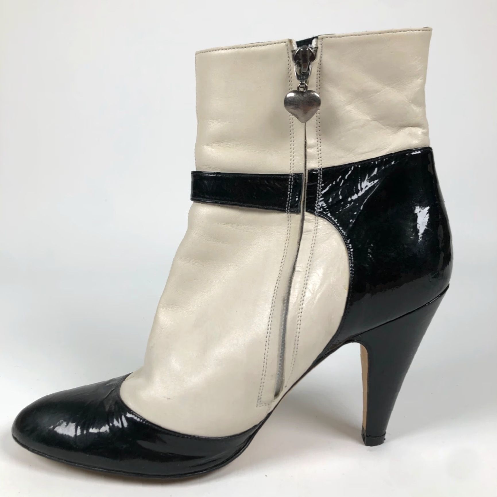 Vintage Allanah Hill Boots Womens Size 8.5 US 39 Black Leather Side Zip Ankle Heel Stiletto Pointed Toe Casual Formal City Baroque 90s? Size US 9 / IT 39 - 5 Thumbnail