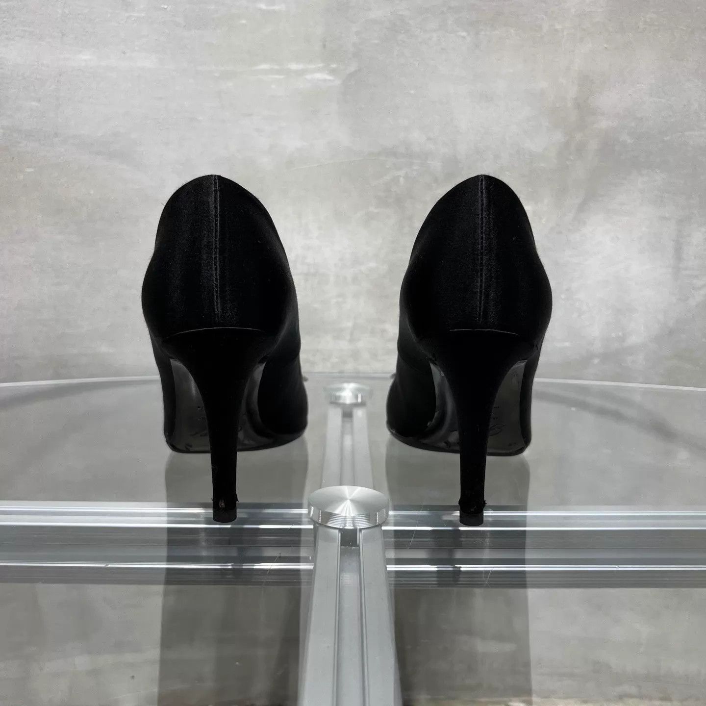 Roger Vivier RV Black Satin Square Buckle Crystal Pave High Heels Size US 7.5 / IT 37.5 - 6 Thumbnail