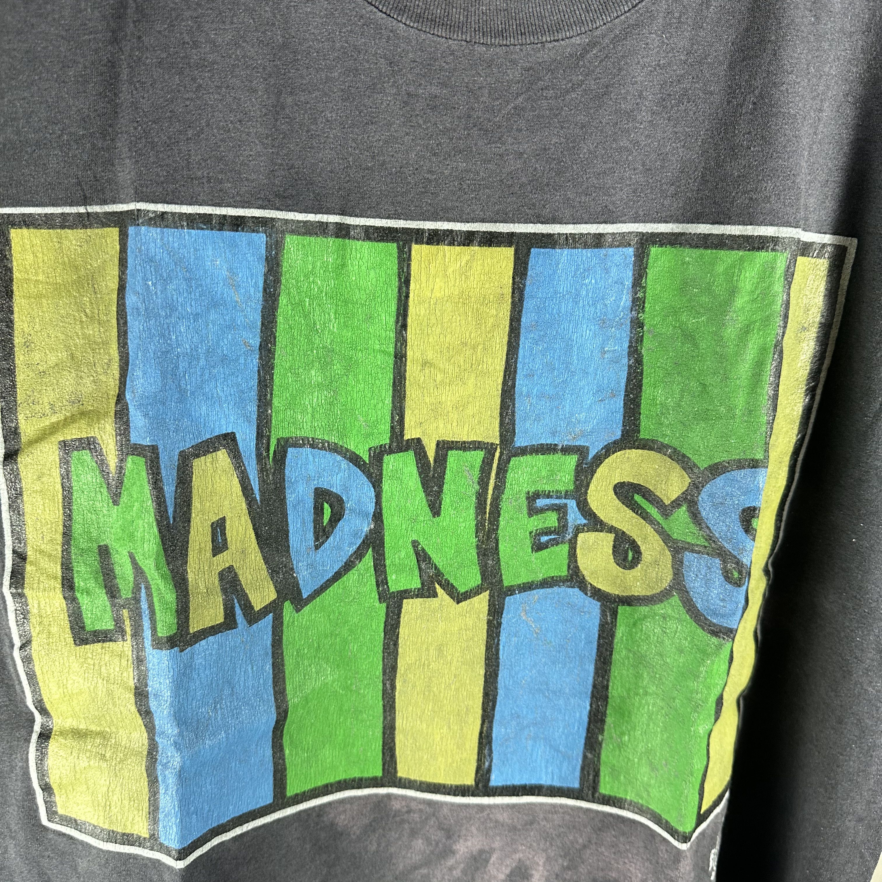Vintage ​​​​​1993 Madness B-Man & Absolut Pop Band Graphic T-Shirt Size US XL / EU 56 / 4 - 2 Thumbnail