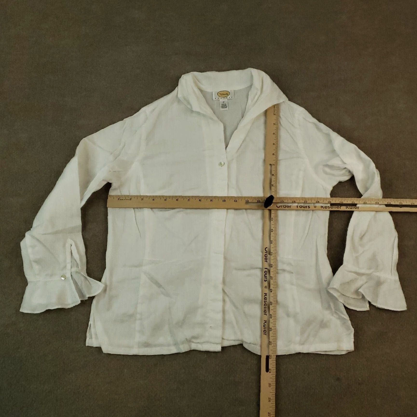 Talbots Talbots Shirt Women 12P White Long Sleeve Casual Button-Up with Ruffle Cuff Size XL / US 12-14 / IT 48-50 - 2 Thumbnail