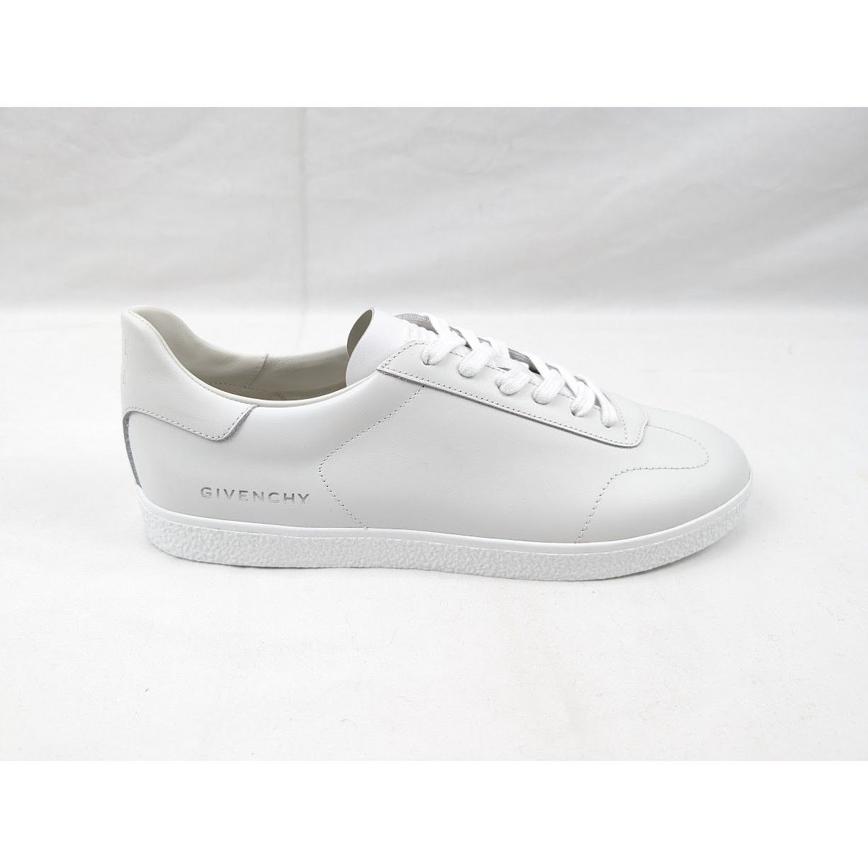 Givenchy o1rshd1 Low-Top Sneakers in White Size US 10 / EU 43 - 1 Thumbnail