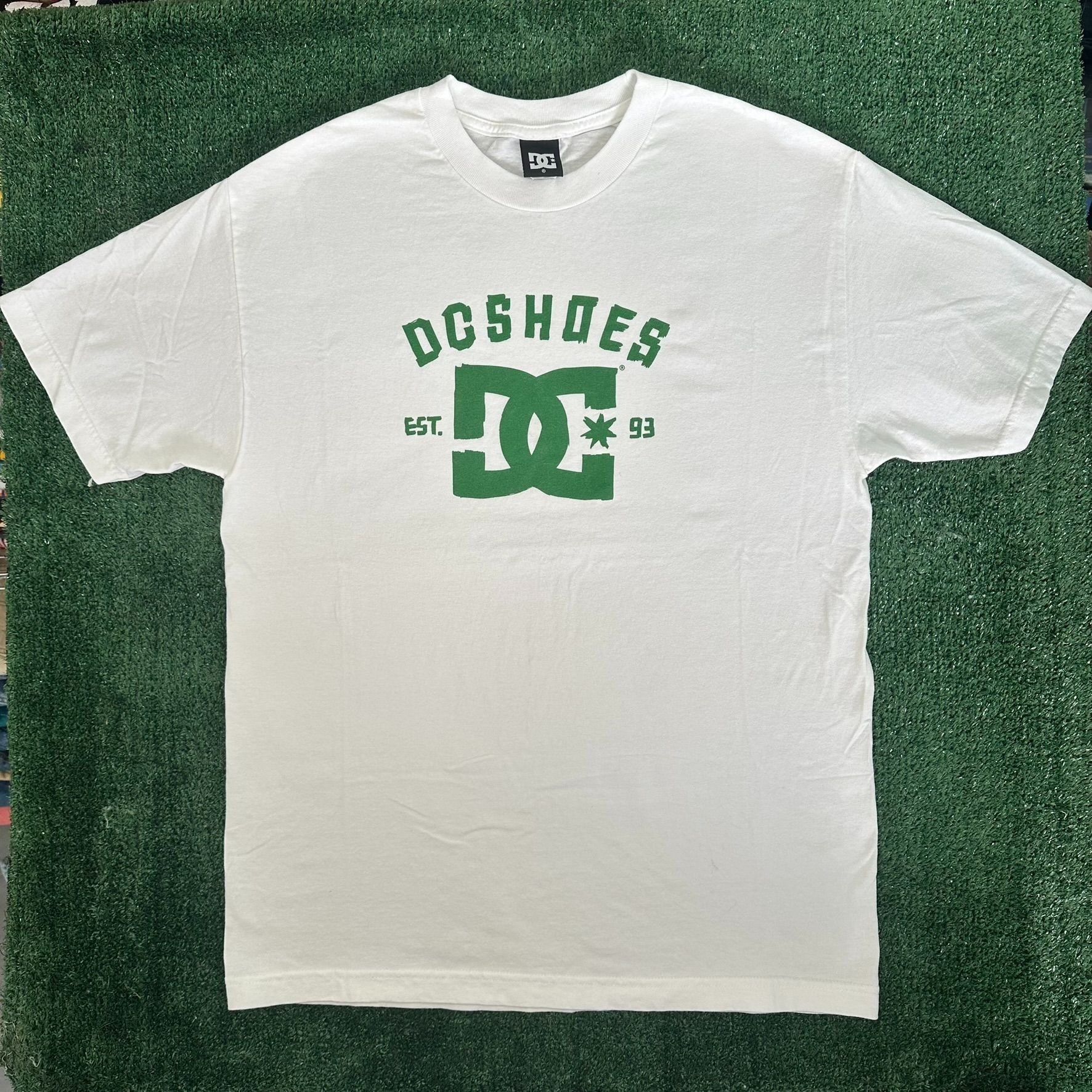 DC Vintage Y2K DC Shoes Skater T-Shirt White DC Star Logo Tee Size US L / EU 52-54 / 3 - 1 Thumbnail
