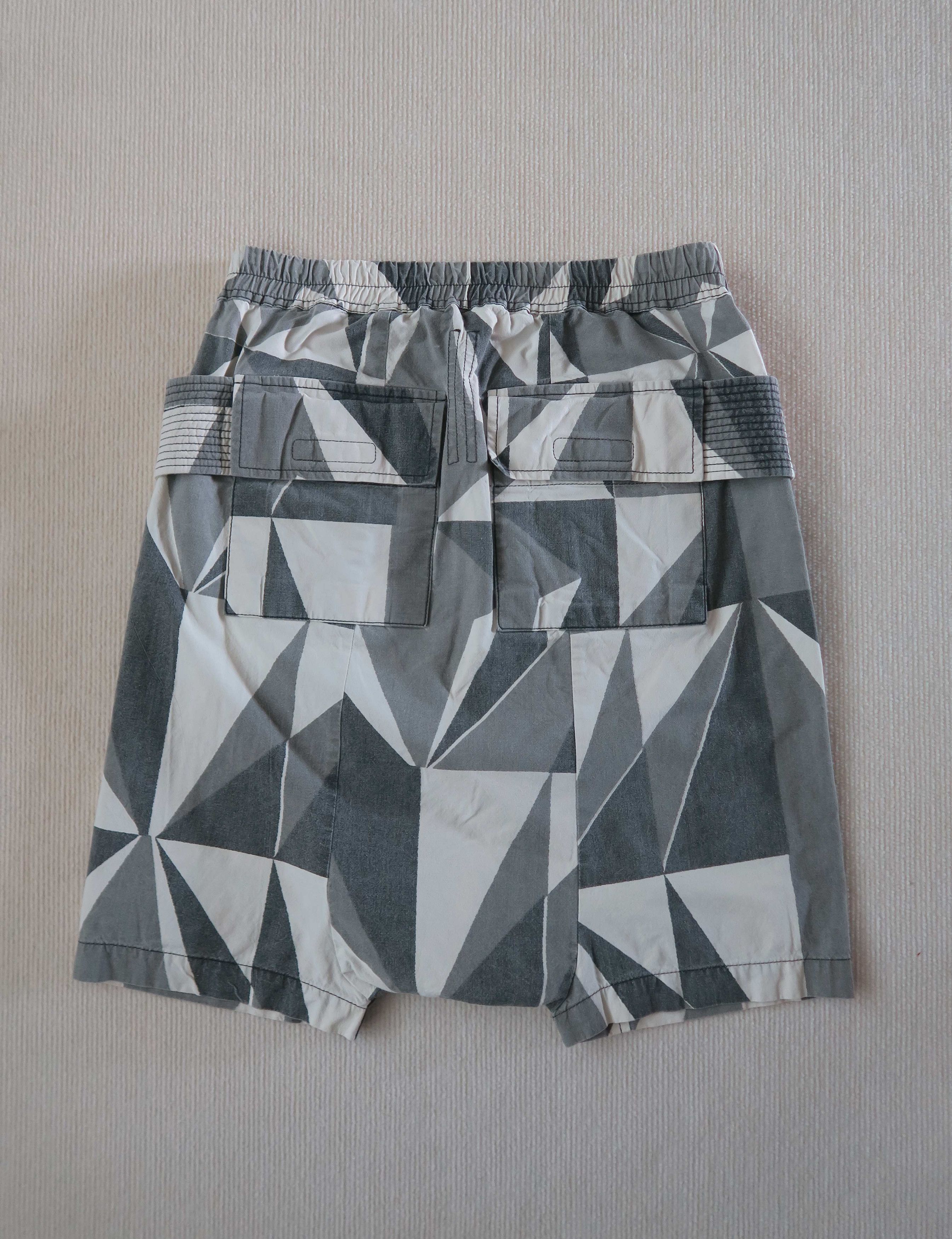 Rick Owens Drkshdw Rick Owens Drkshdw Geometric Creatch Pod Shorts Size US 34 / EU 50 - 5 Thumbnail