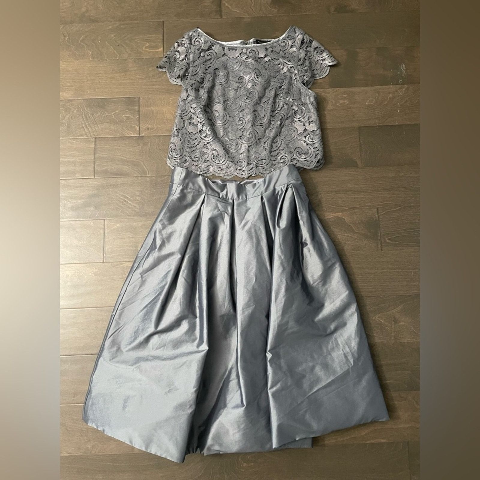 White House Black Market White House Black Market Silver Taffeta Skirt 10 Lace Top 12 Size L / US 10 / IT 46 - 1 Thumbnail