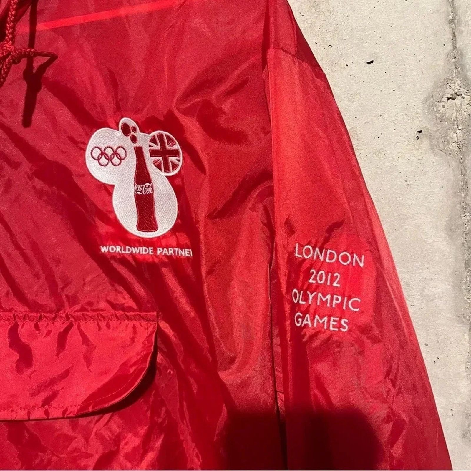Augusta Sportswear 2012 London Olympics NWT Coca Cola Sz L 1/4 Zip Windbreaker Size L / US 10 / IT 46 - 2 Thumbnail