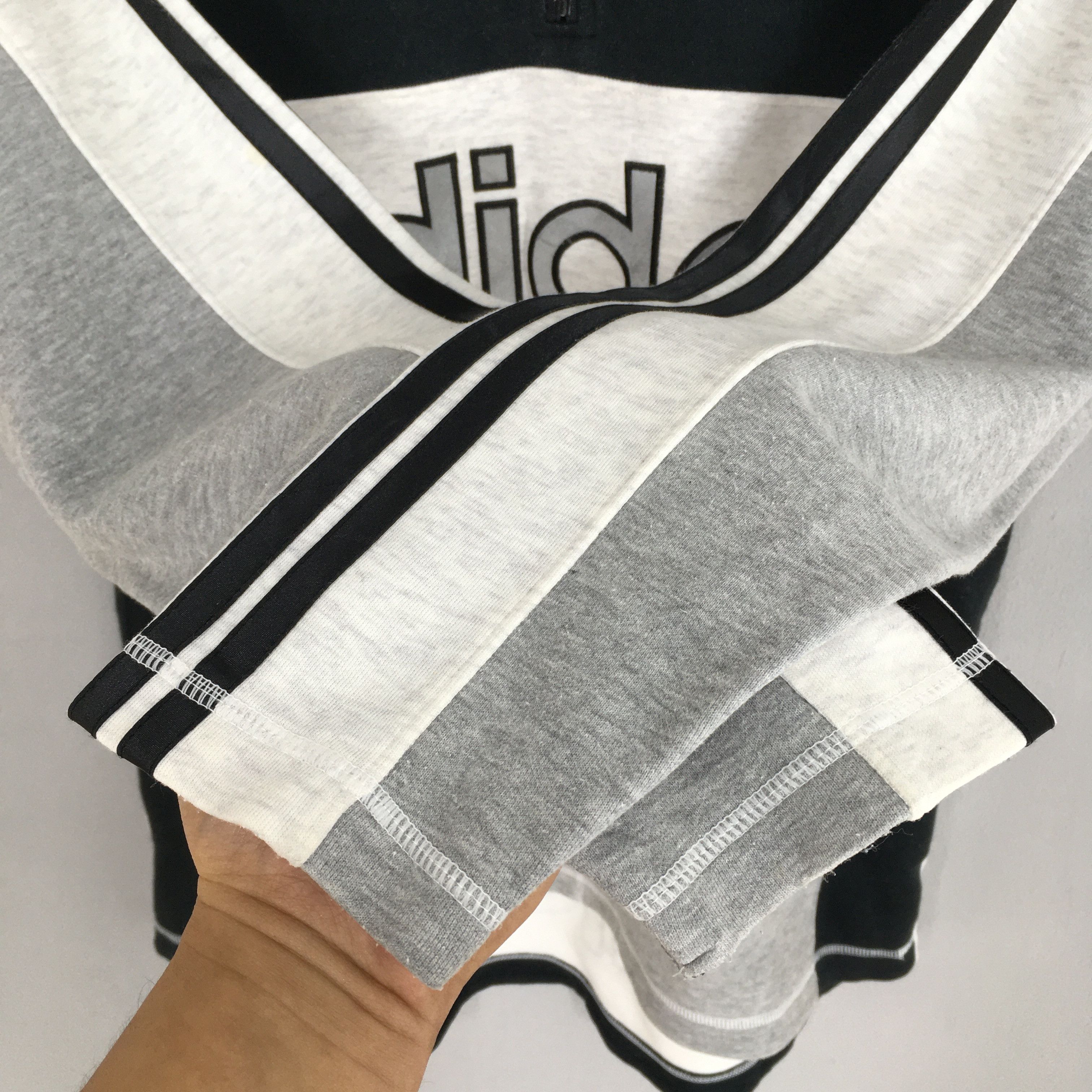 Adidas Vintage 80's Adidas Trefoil Sweatshirt Large Size US L / EU 52-54 / 3 - 6 Thumbnail