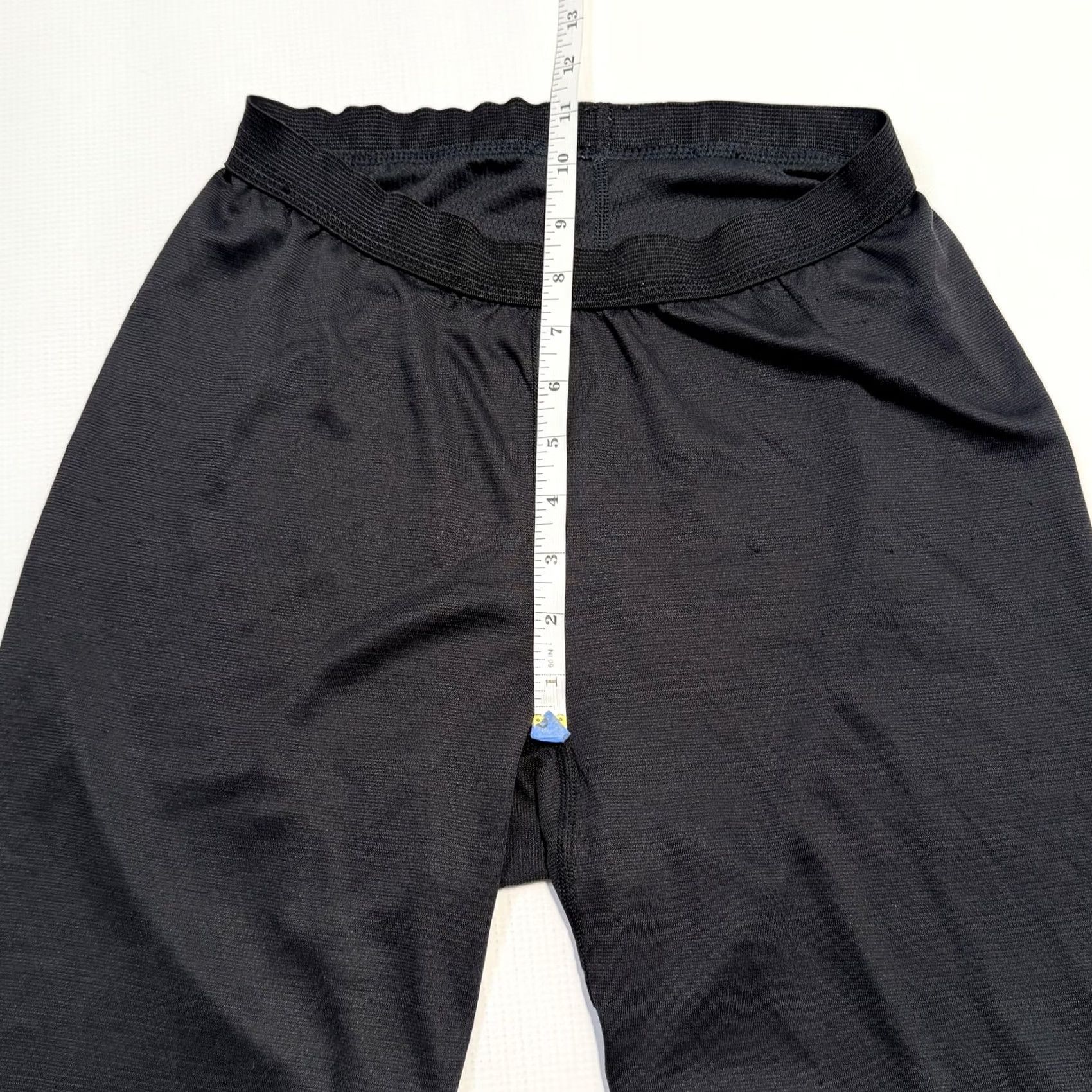 Patagonia VINTAGE Patagonia Capilene Base Layer Pants Womens Small Black 90s Capilene Base Layer Tapered Leg Ankle Pockets? No pockets. Size 28" / US 6 / IT 42 - 6 Thumbnail