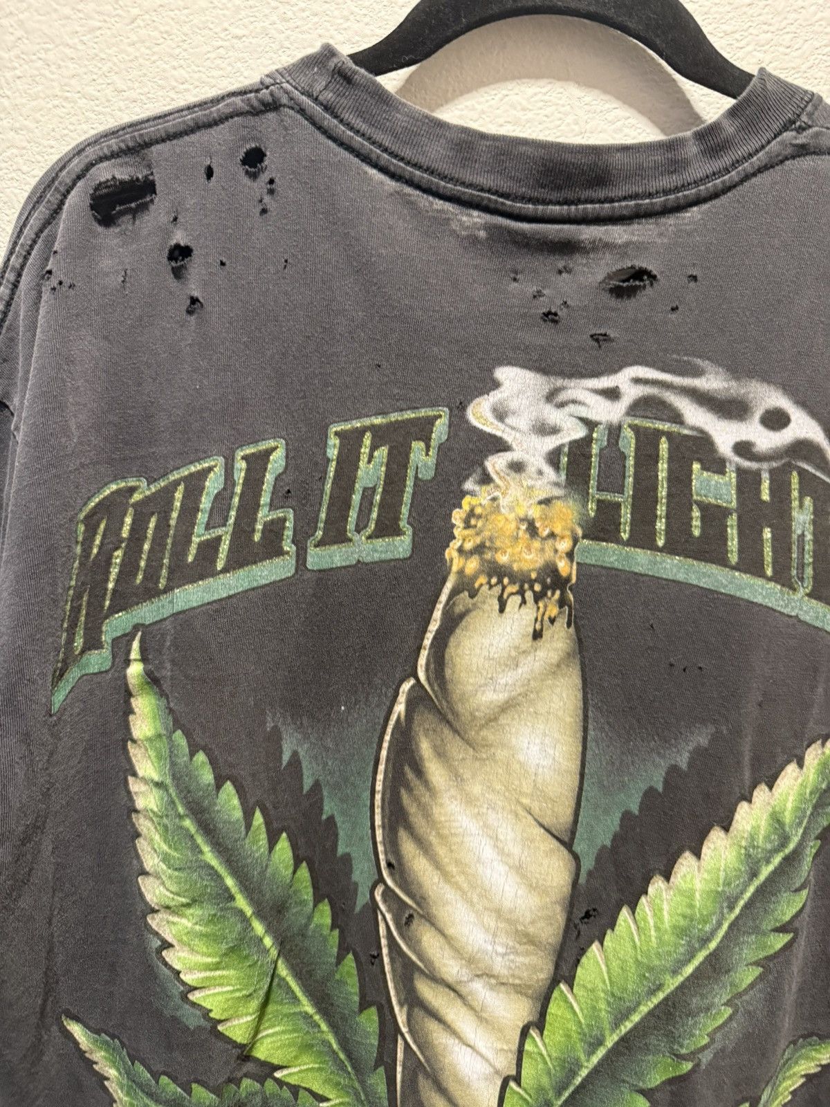 Vintage Roll It Light It Vintage Thrashed Tee Size US XL / EU 56 / 4 - 4 Thumbnail