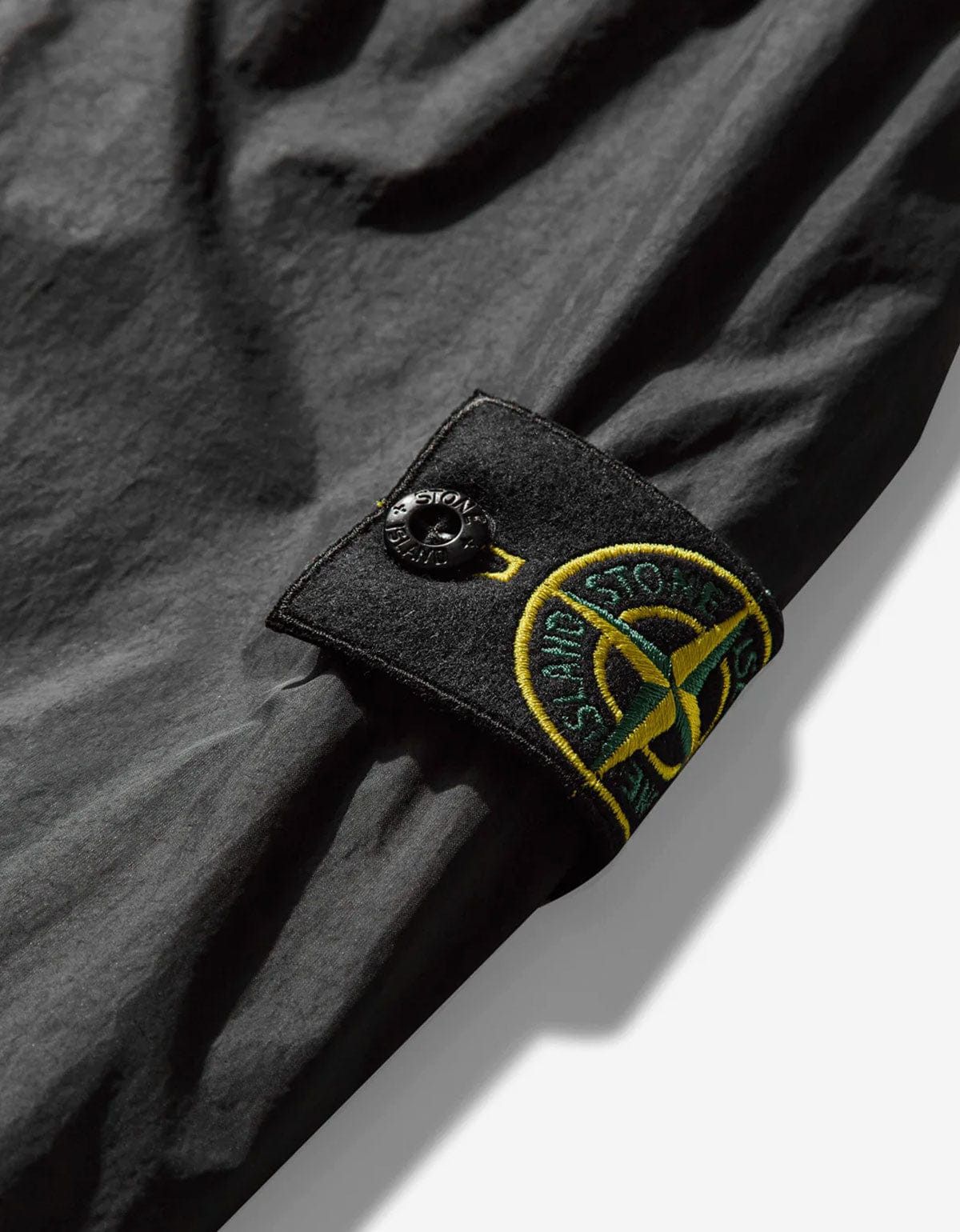 Stone Island Stone Island Black Crinkle Reps R-NY Overshirt Size US L / EU 52-54 / 3 - 3 Thumbnail