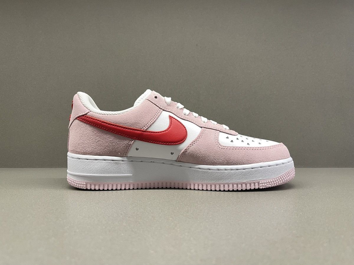 Nike Nike Air Force 1 Low ‘07 QS Valentine’s Day Love Letter Size US 8.5 / EU 41-42 - 7 Thumbnail