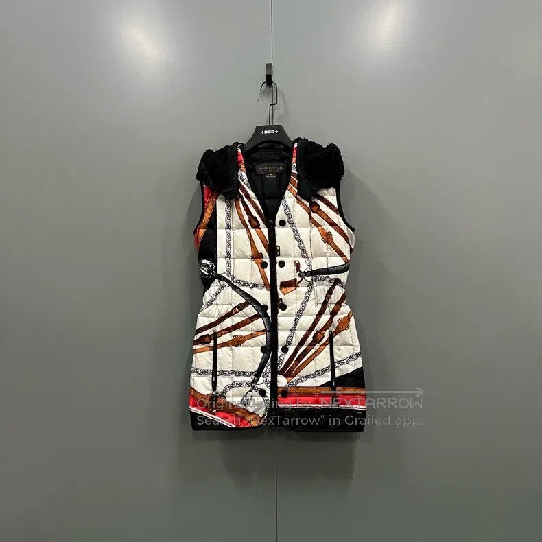 Louis Vuitton Louis Vuitton Color-block chain printed waistcoat vest Size XS / US 0-2 / IT 36-38 - 1 Thumbnail