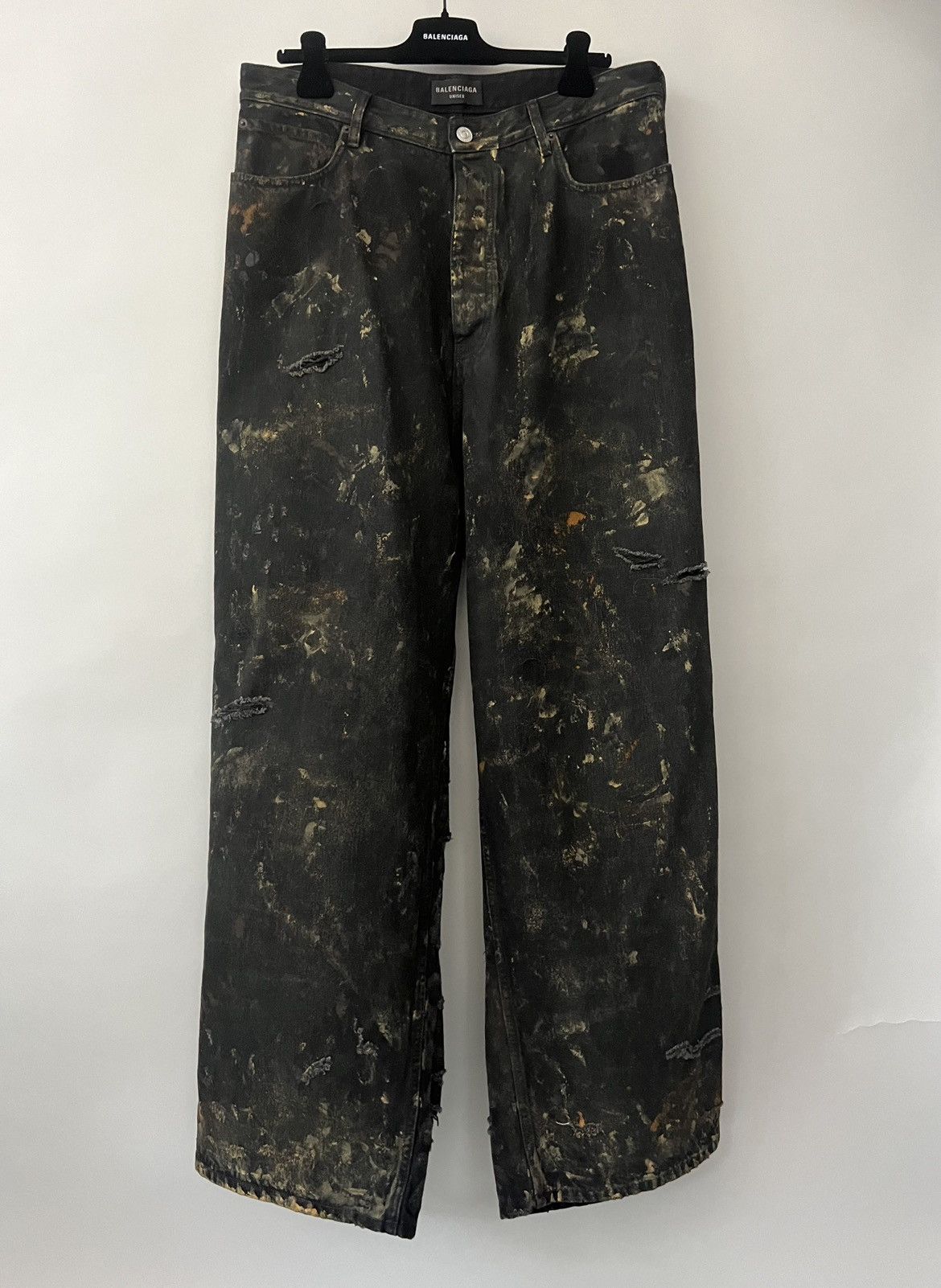 Balenciaga Balenciaga Mud Super Destroyed Baggy Jeans Size US 34 / EU 50 - 1 Thumbnail
