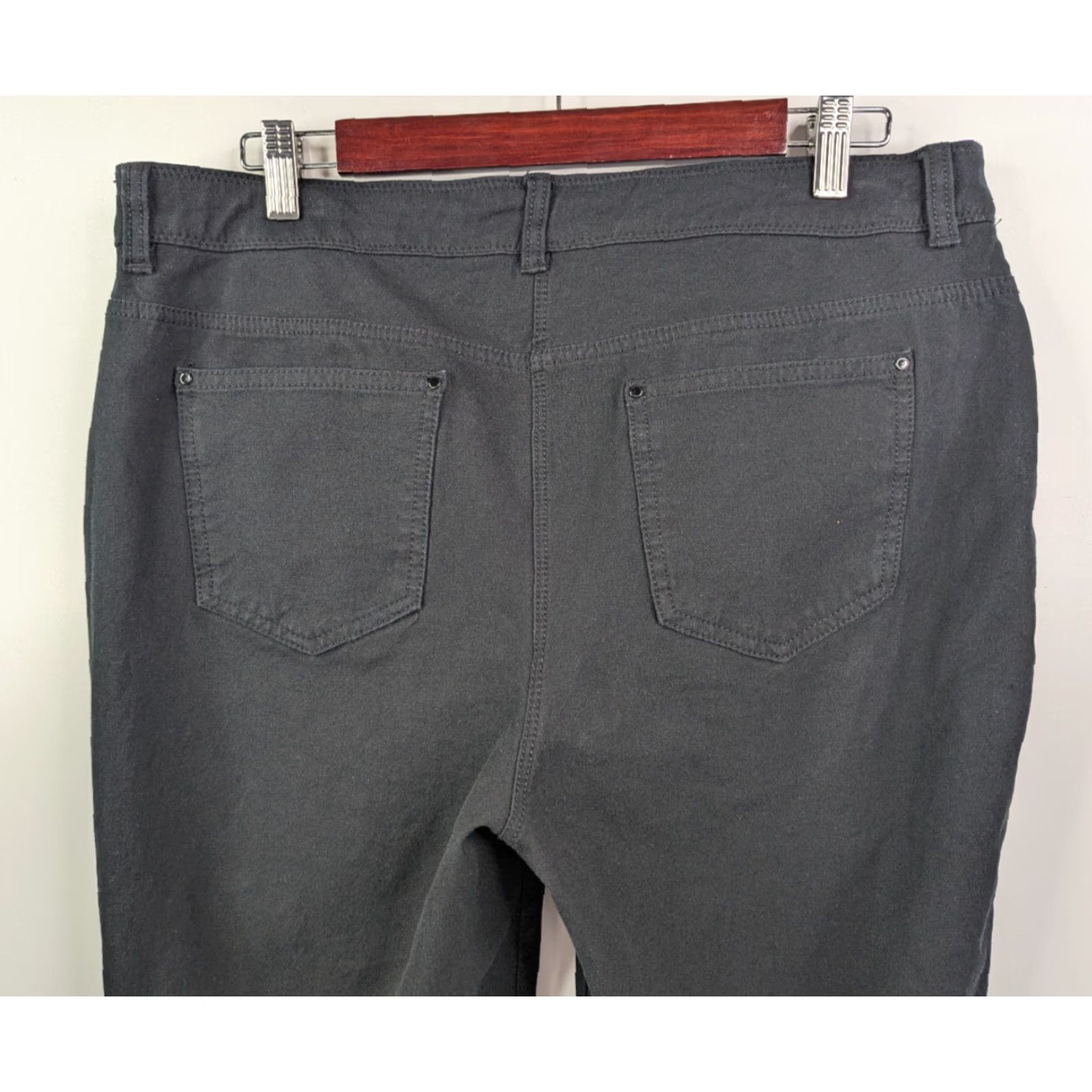 Vintage Chicos Women Slimming Ankle Pants Size L Black Stretch Cotton Rayon Spandex Twill Flat Front Moderate Modern Business Casual Size 36" / US 14 / IT 50 - 4 Thumbnail
